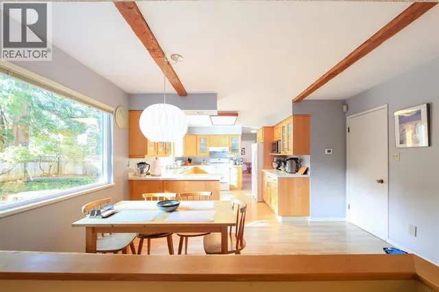 6415 BUCKINGHAM DRIVE, Burnaby 3