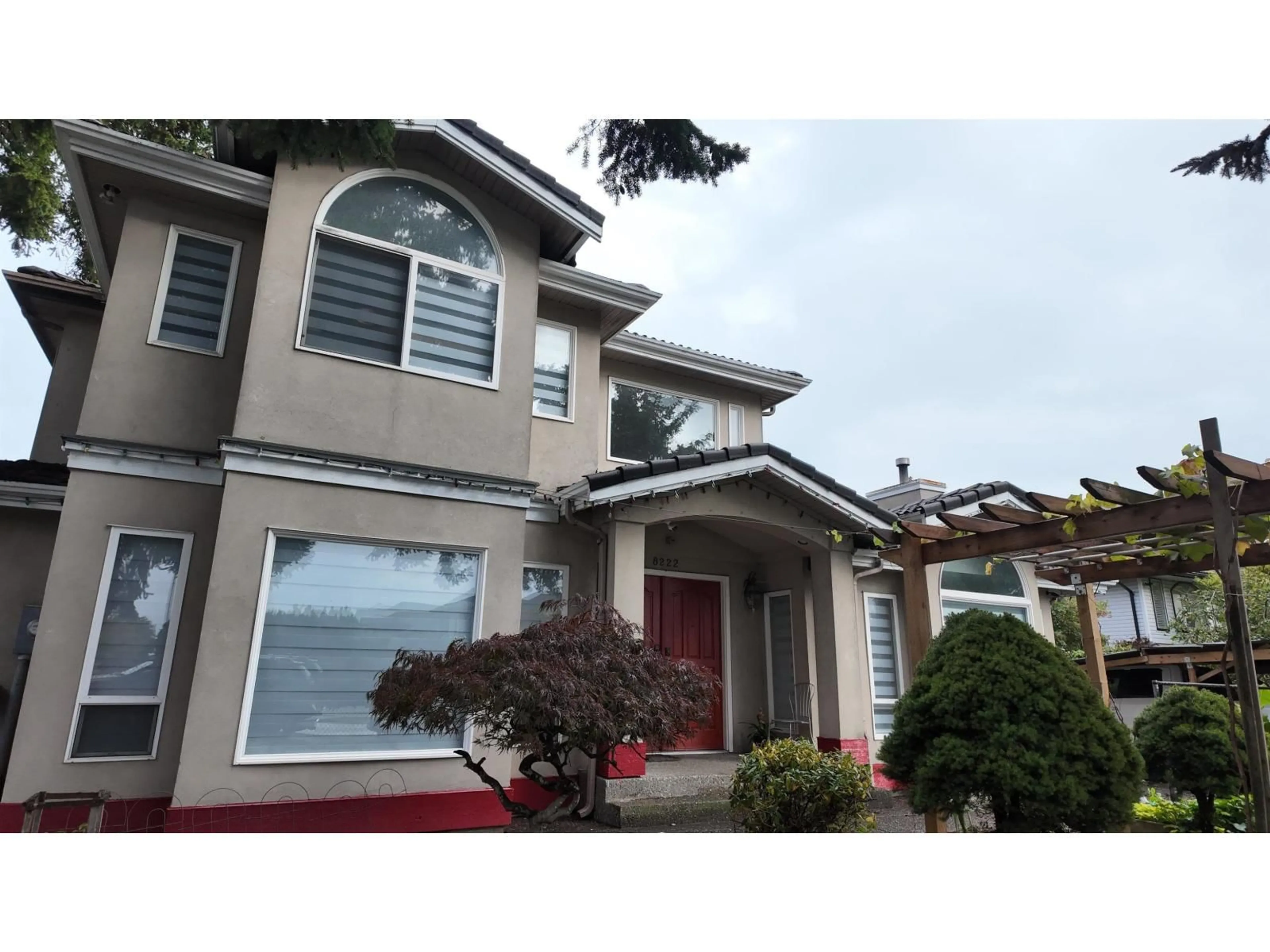 Home with vinyl exterior material, unknown for 8222 144 STREET, Surrey British Columbia V3W5T4