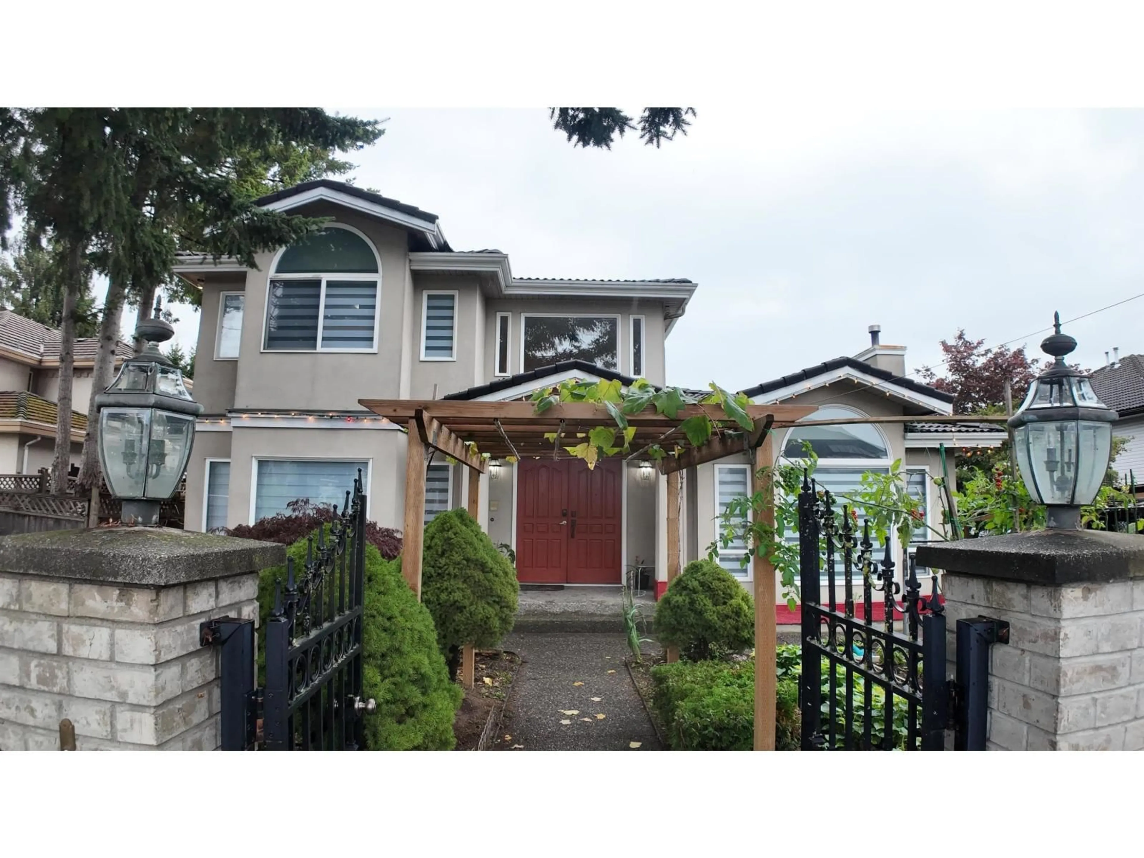 Home with vinyl exterior material, street for 8222 144 STREET, Surrey British Columbia V3W5T4