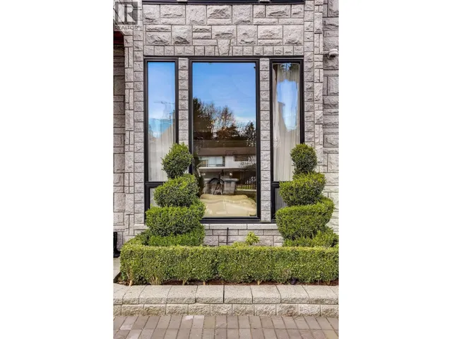 2091 MCLENNAN AVENUE, Richmond 3