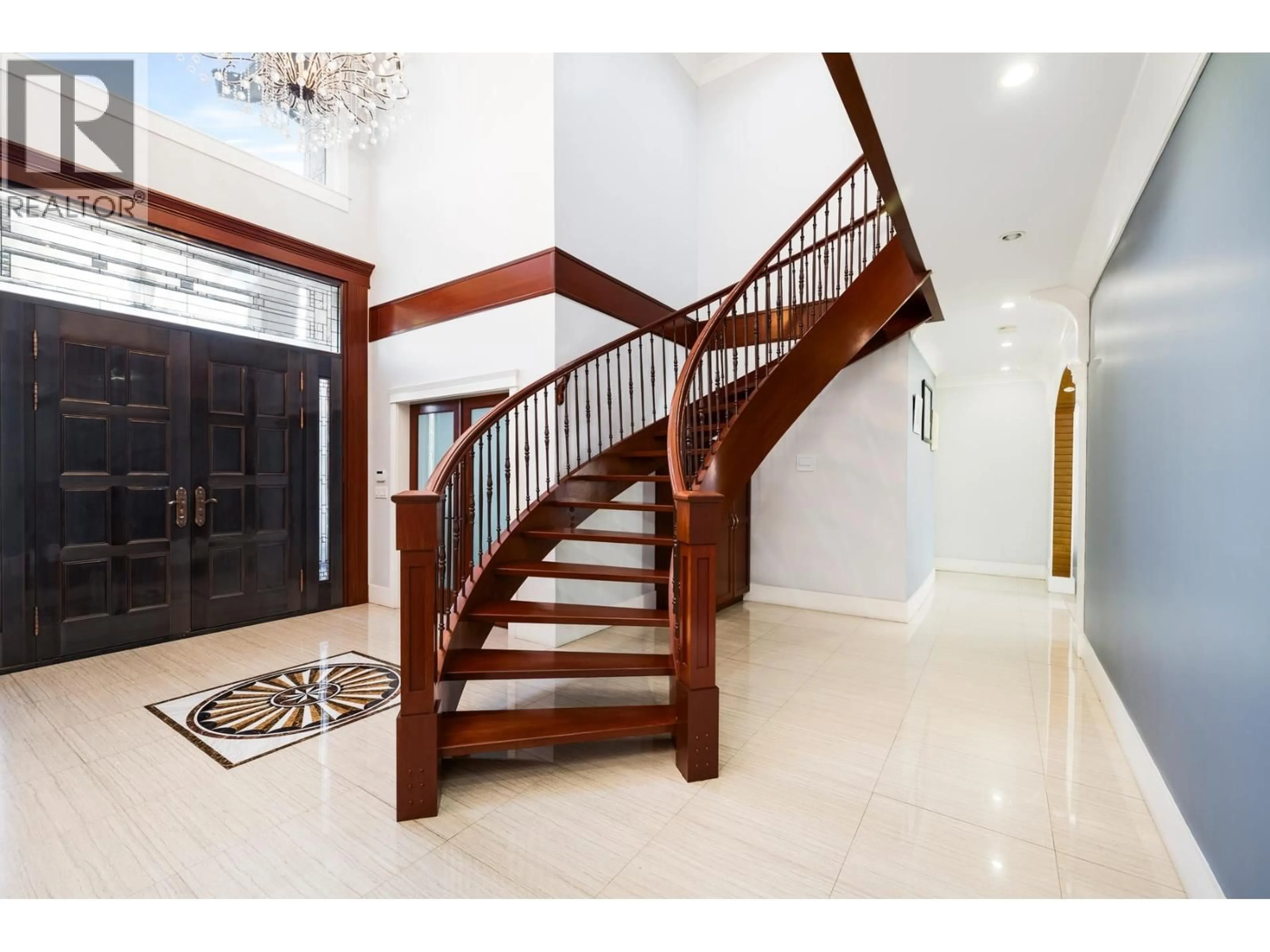 Indoor foyer for 2091 MCLENNAN AVENUE, Richmond British Columbia V6X2N3