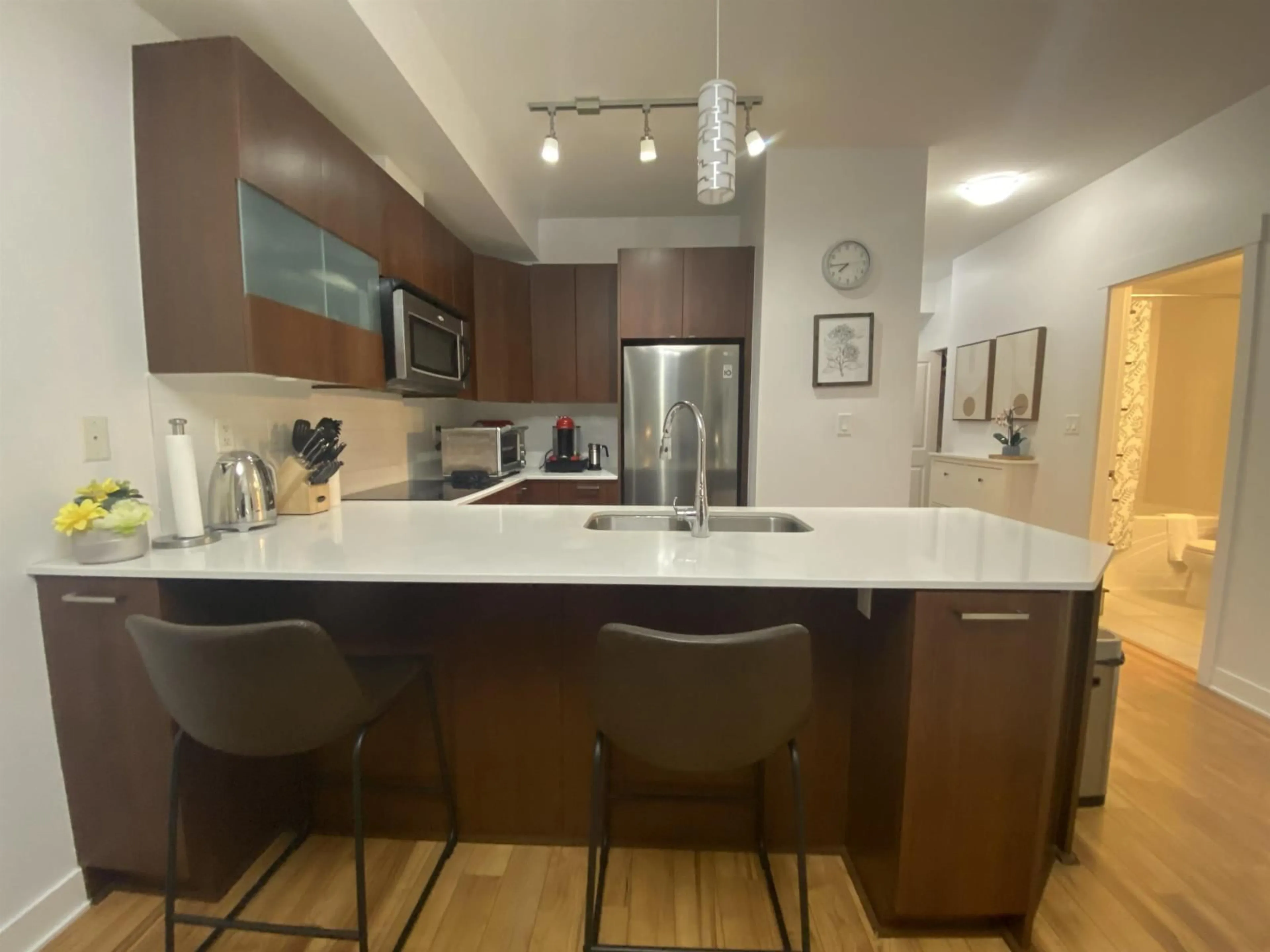 Open concept kitchen, unknown for 203 - 13321 102A AVENUE, Surrey British Columbia V3T1P6