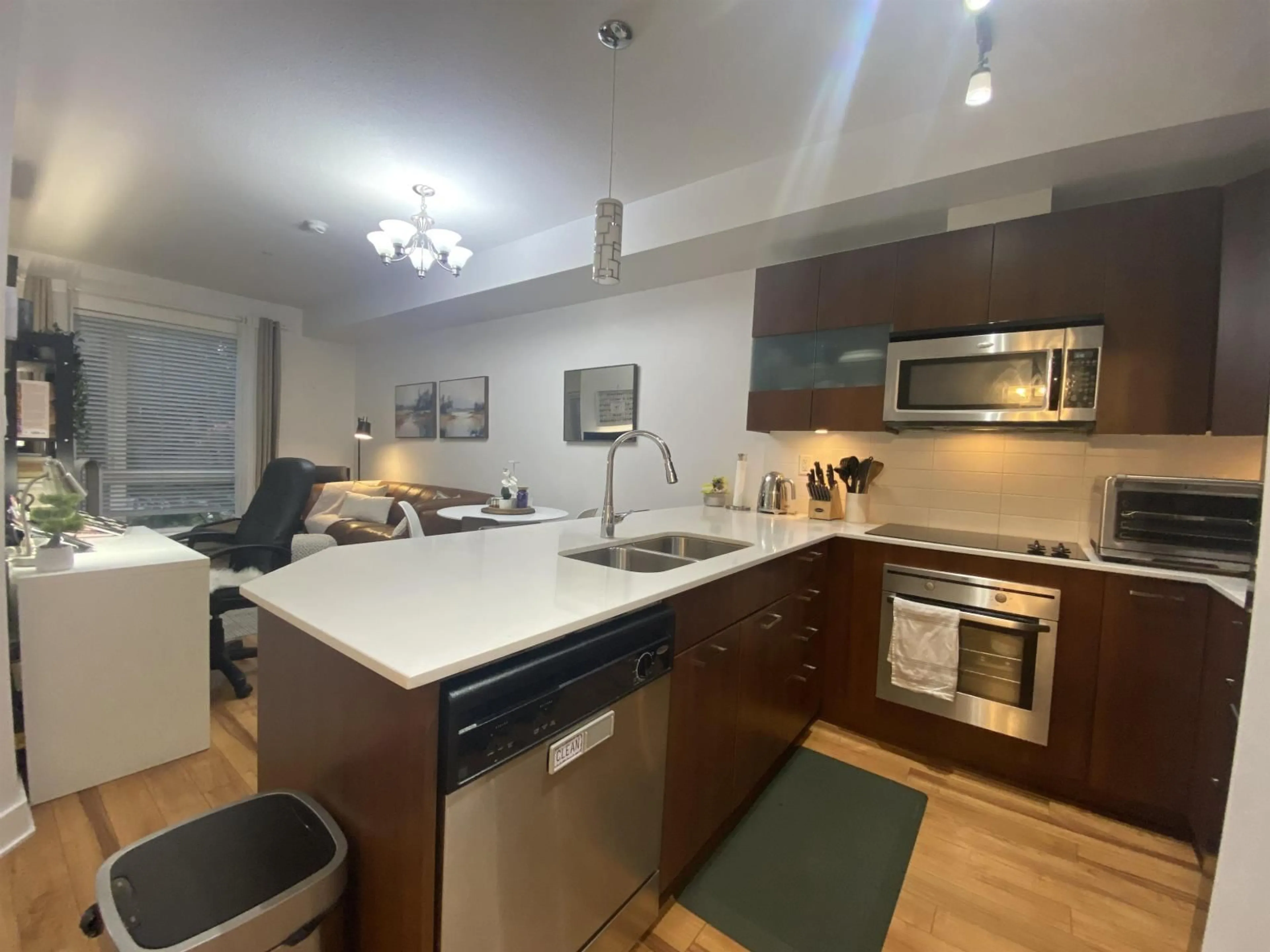 Open concept kitchen, unknown for 203 - 13321 102A AVENUE, Surrey British Columbia V3T1P6