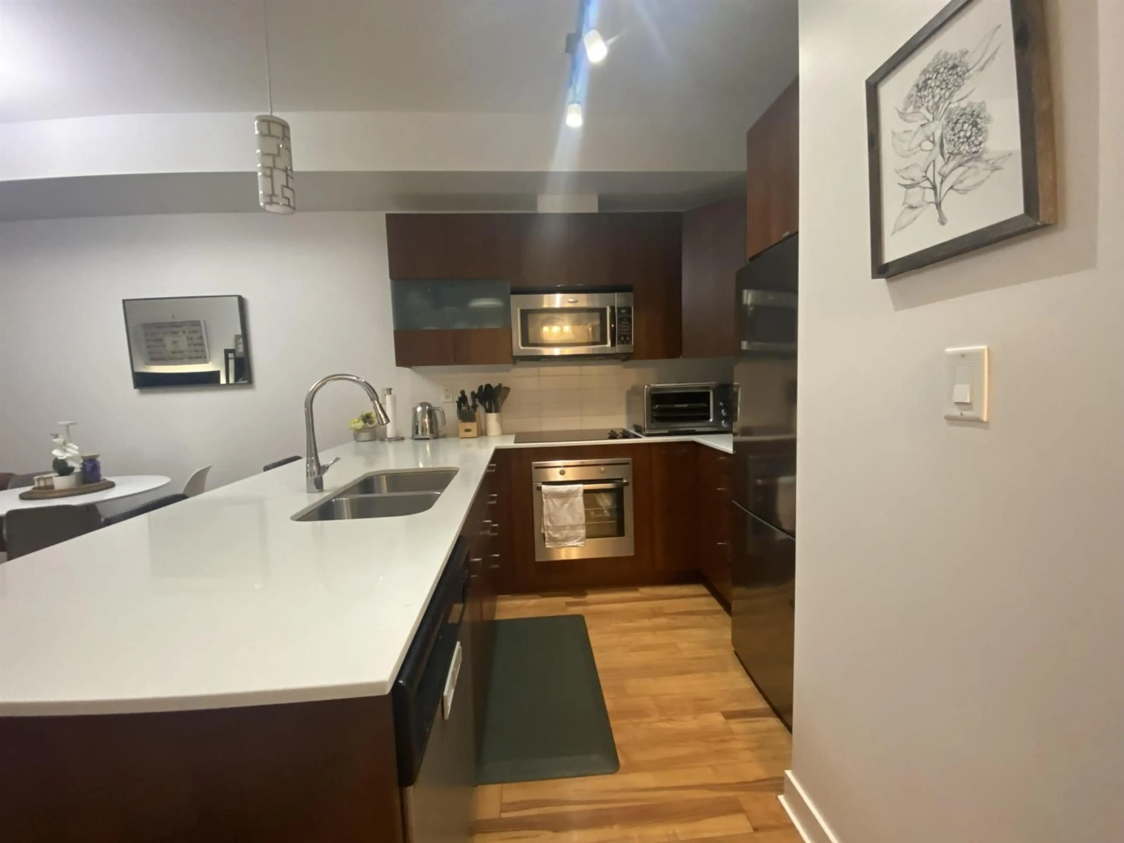Standard kitchen, unknown for 203 - 13321 102A AVENUE, Surrey British Columbia V3T1P6