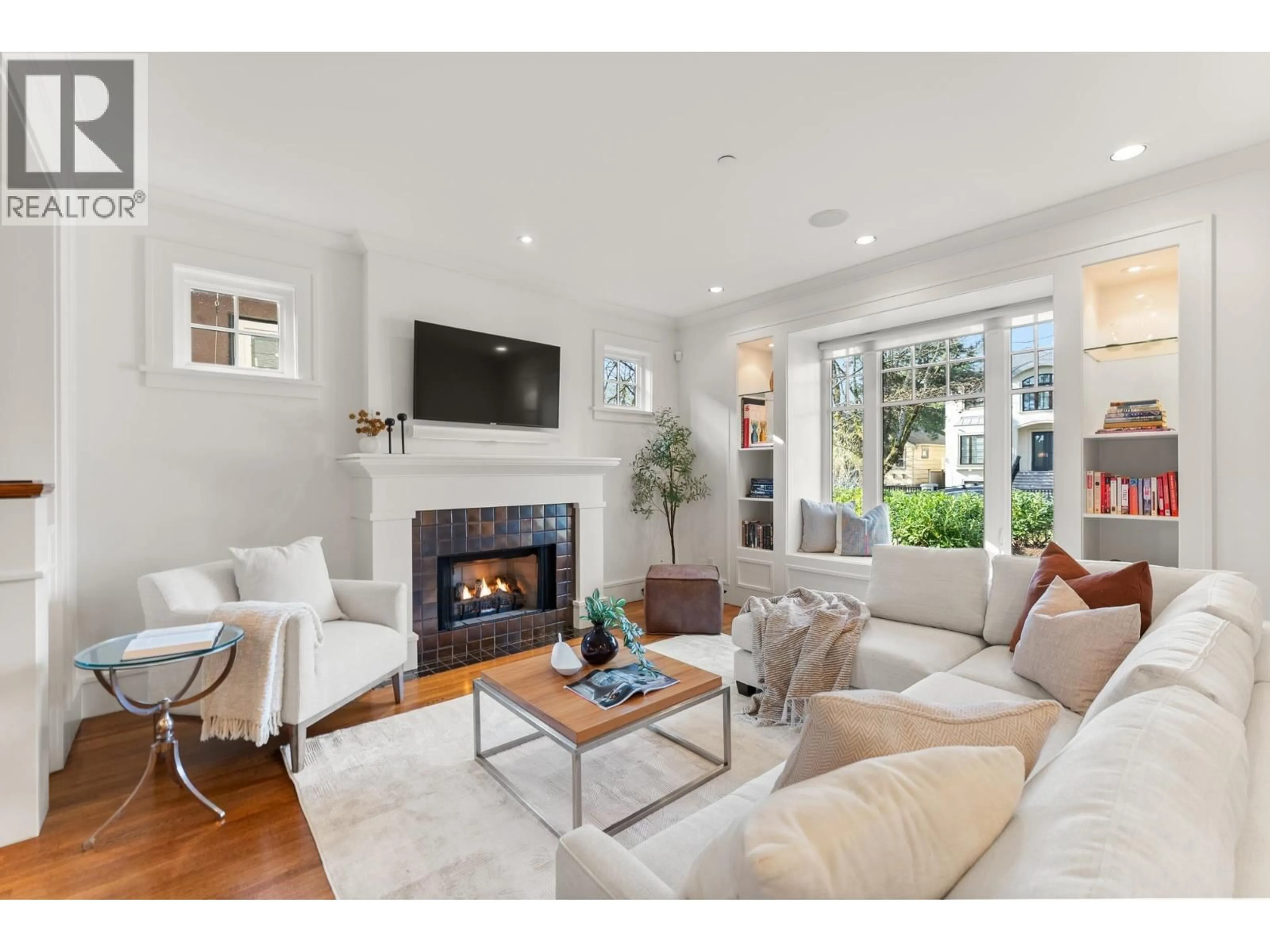 Living room with furniture, ceramic/tile floor for 3116 28TH AVENUE, Vancouver British Columbia V6L1X5