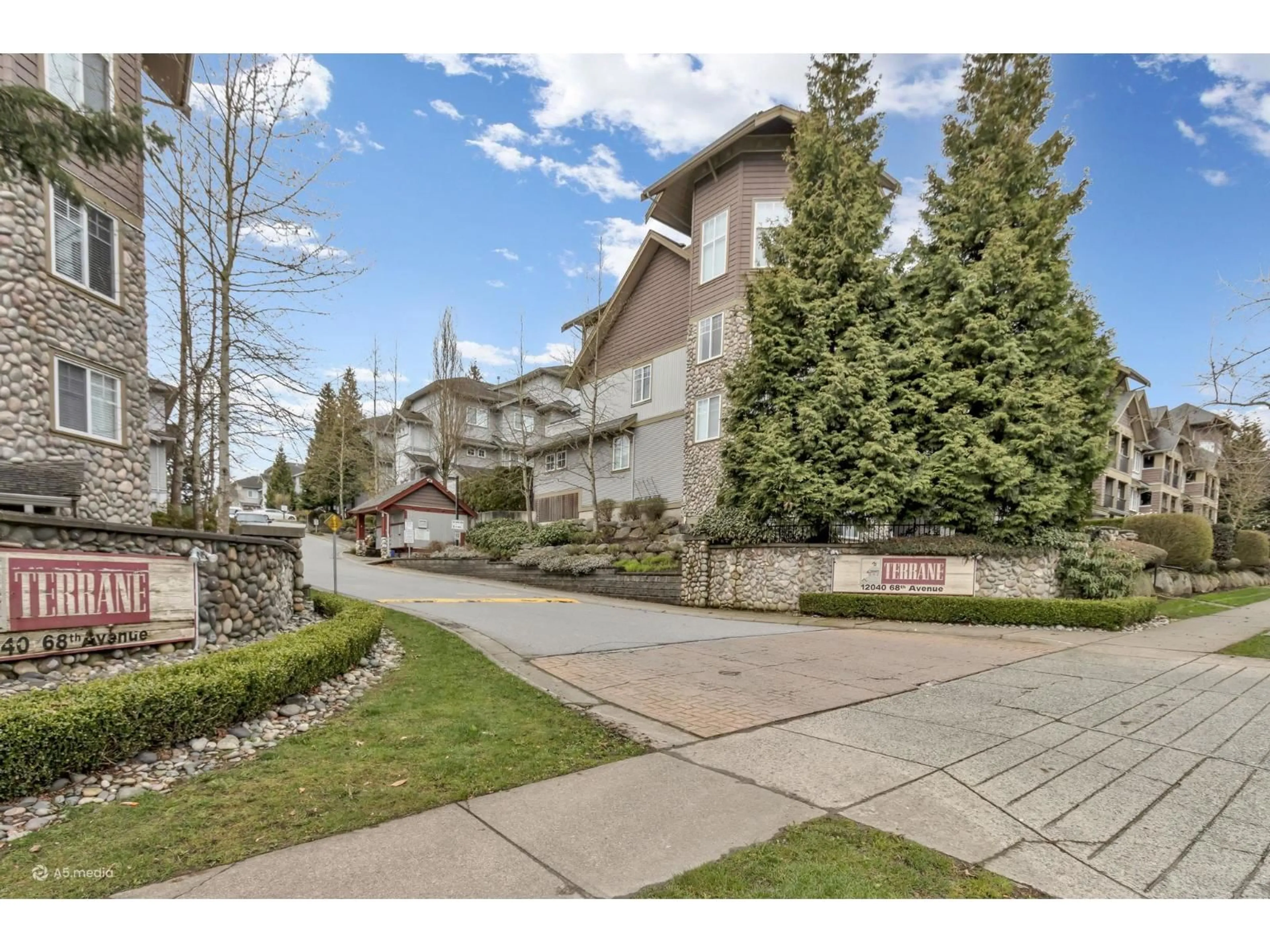 Patio, street for 102 - 12040 68 AVENUE, Surrey British Columbia V3W1P5