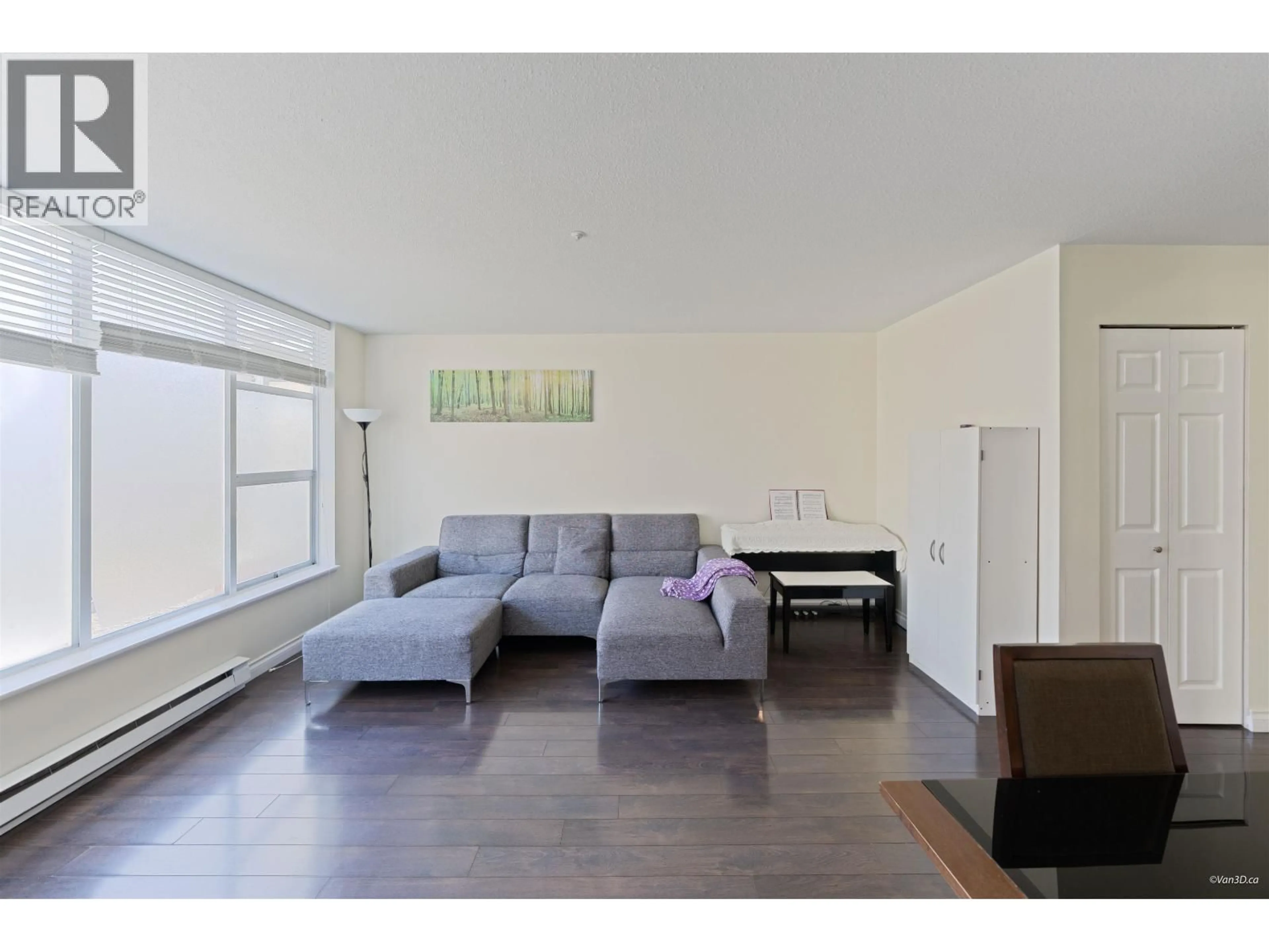 Living room with furniture, wood/laminate floor for 384 - 8333 JONES ROAD, Richmond British Columbia V6Y3W9