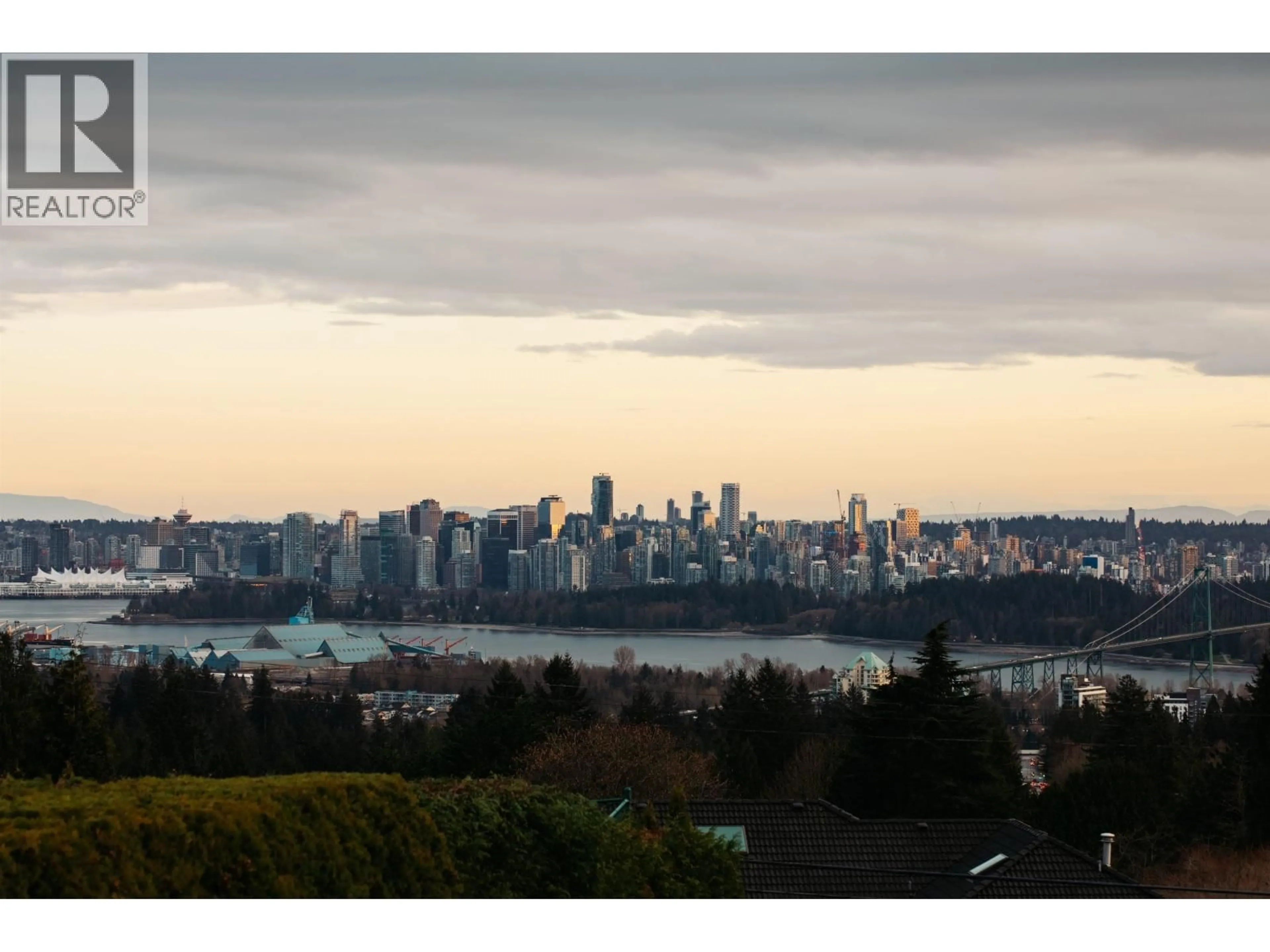 Blurry image for 710 FAIRMILE ROAD, West Vancouver British Columbia V7S1R2