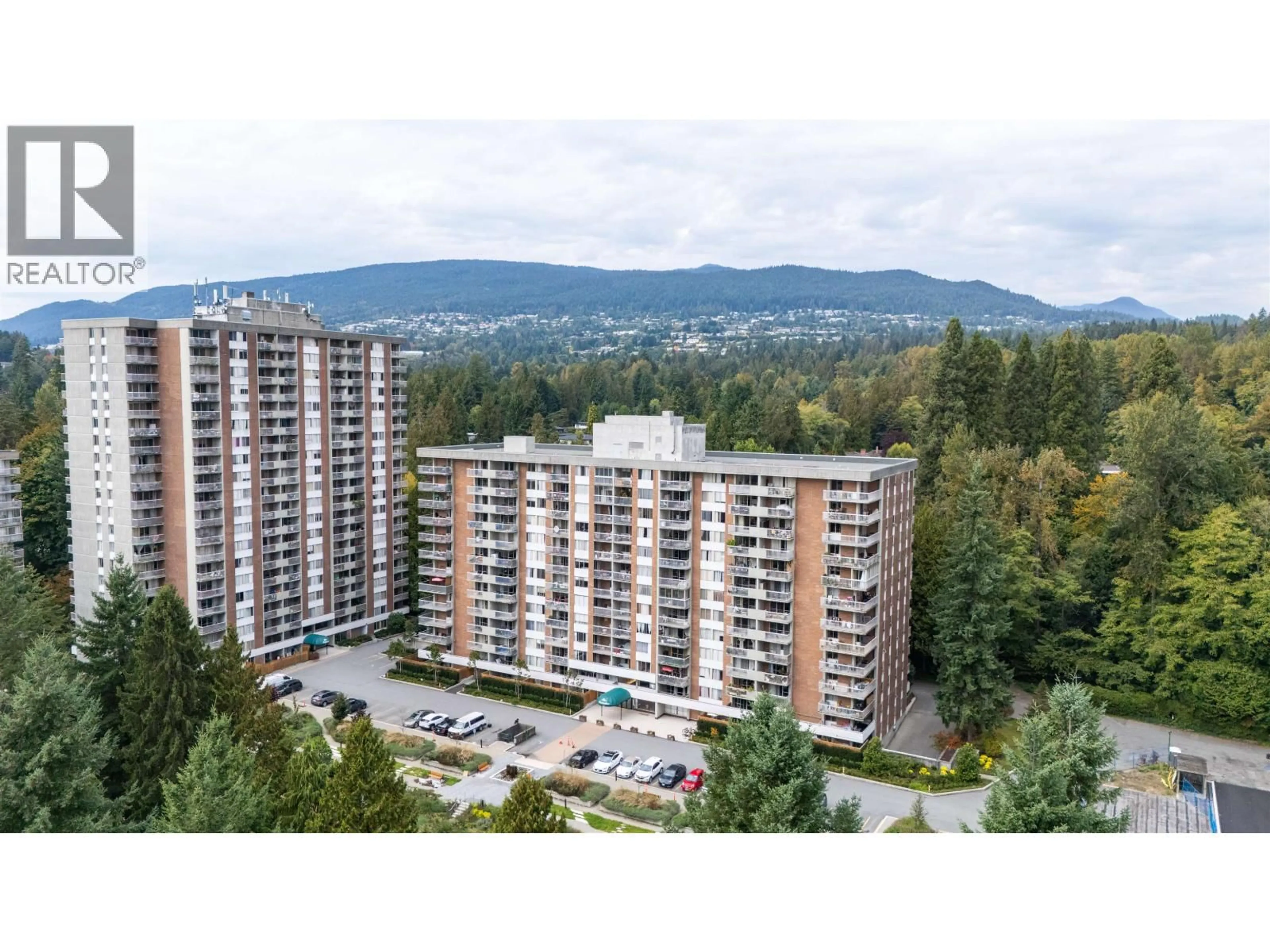 A pic from outside/outdoor area/front of a property/back of a property/a pic from drone, mountain view for 1205 - 2012 FULLERTON AVENUE, North Vancouver British Columbia V7P3E3