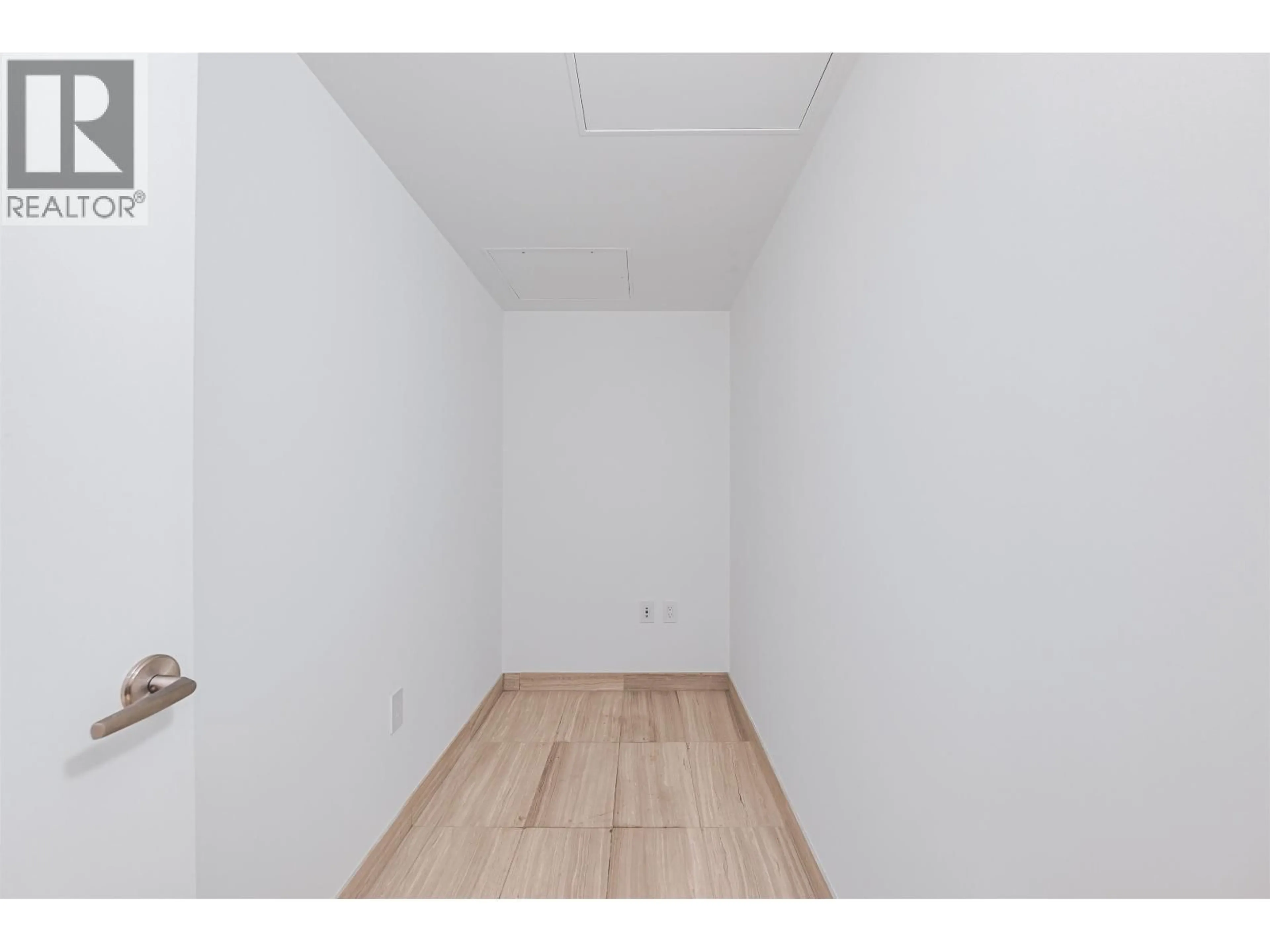 A pic of a room for 100 - 1561 57TH AVENUE, Vancouver British Columbia V6P0H5