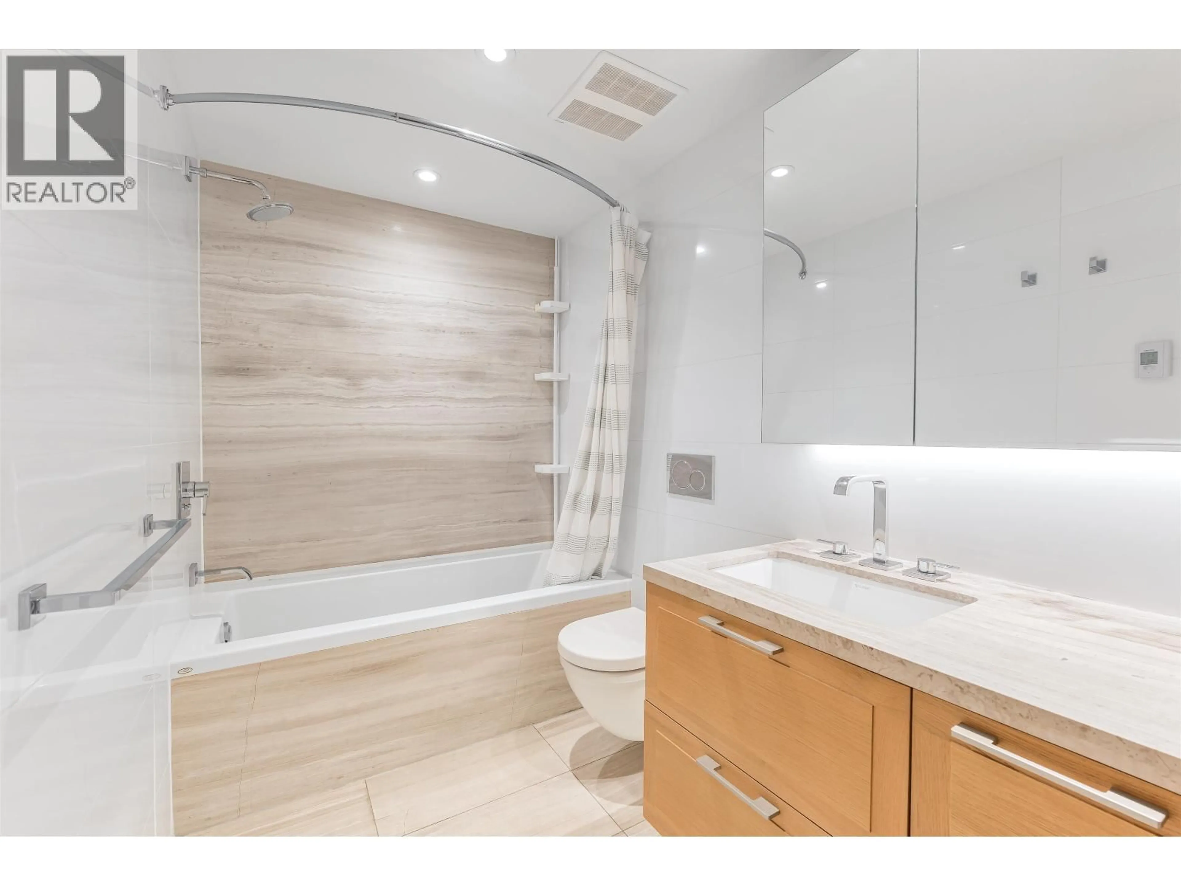 Contemporary bathroom, ceramic/tile floor for 100 - 1561 57TH AVENUE, Vancouver British Columbia V6P0H5