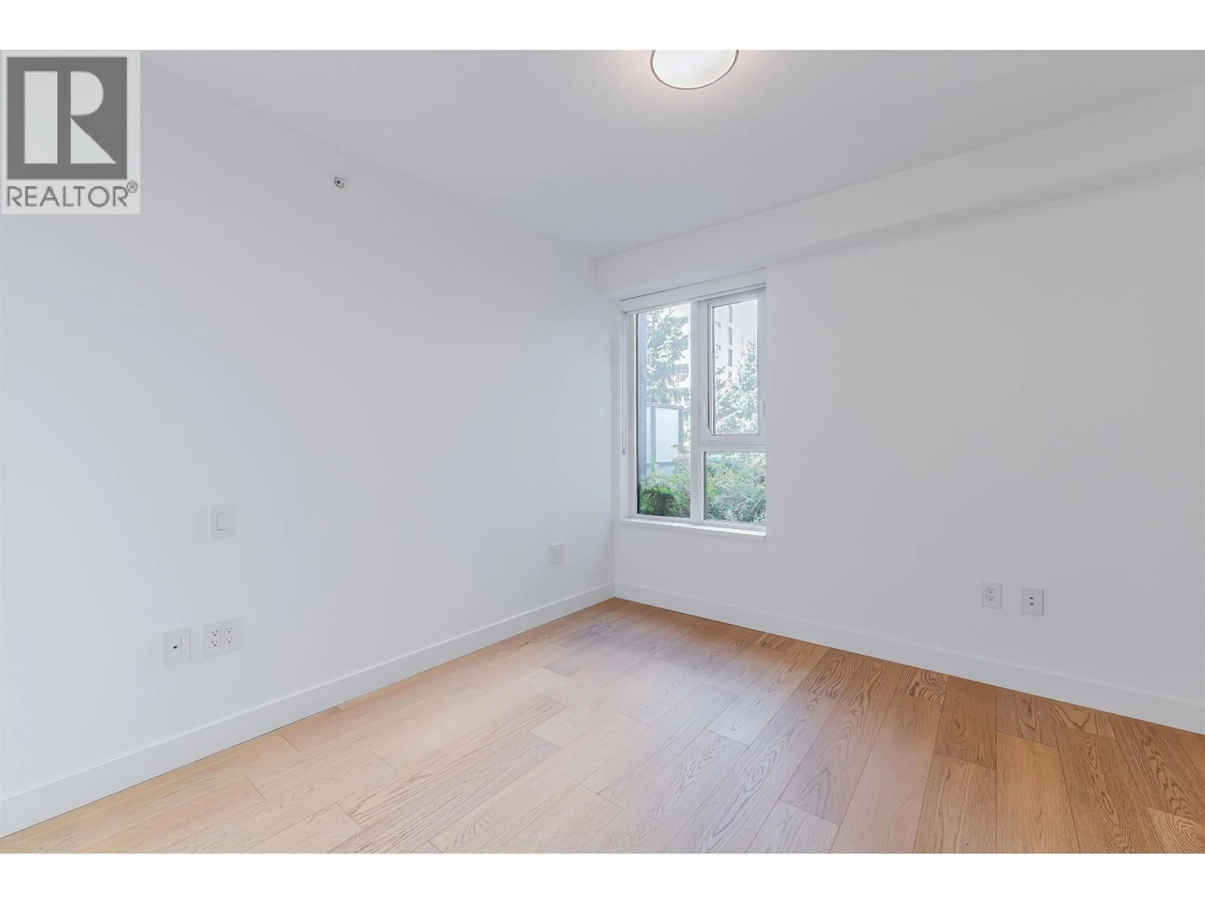A pic of a room for 100 - 1561 57TH AVENUE, Vancouver British Columbia V6P0H5