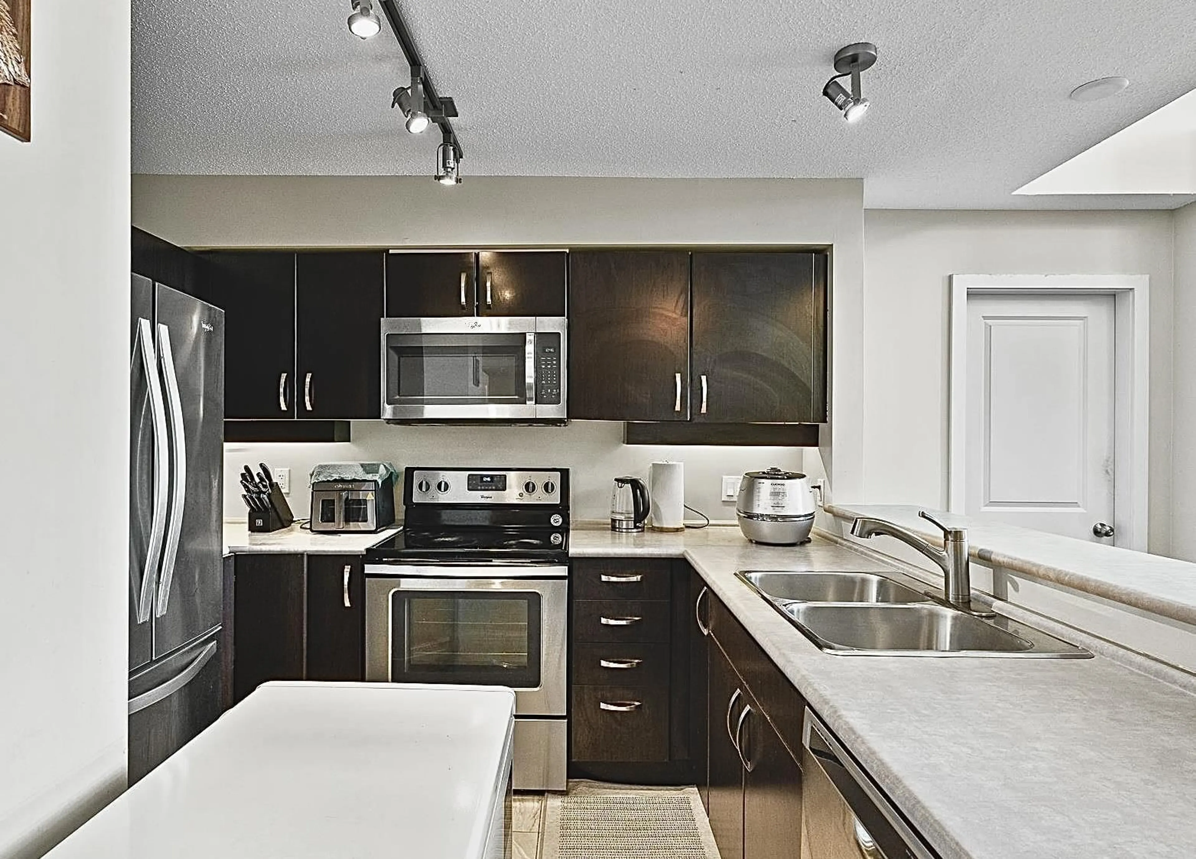 Unknown for 452 - 10838 CITY PARKWAY, Surrey British Columbia V3T5X9