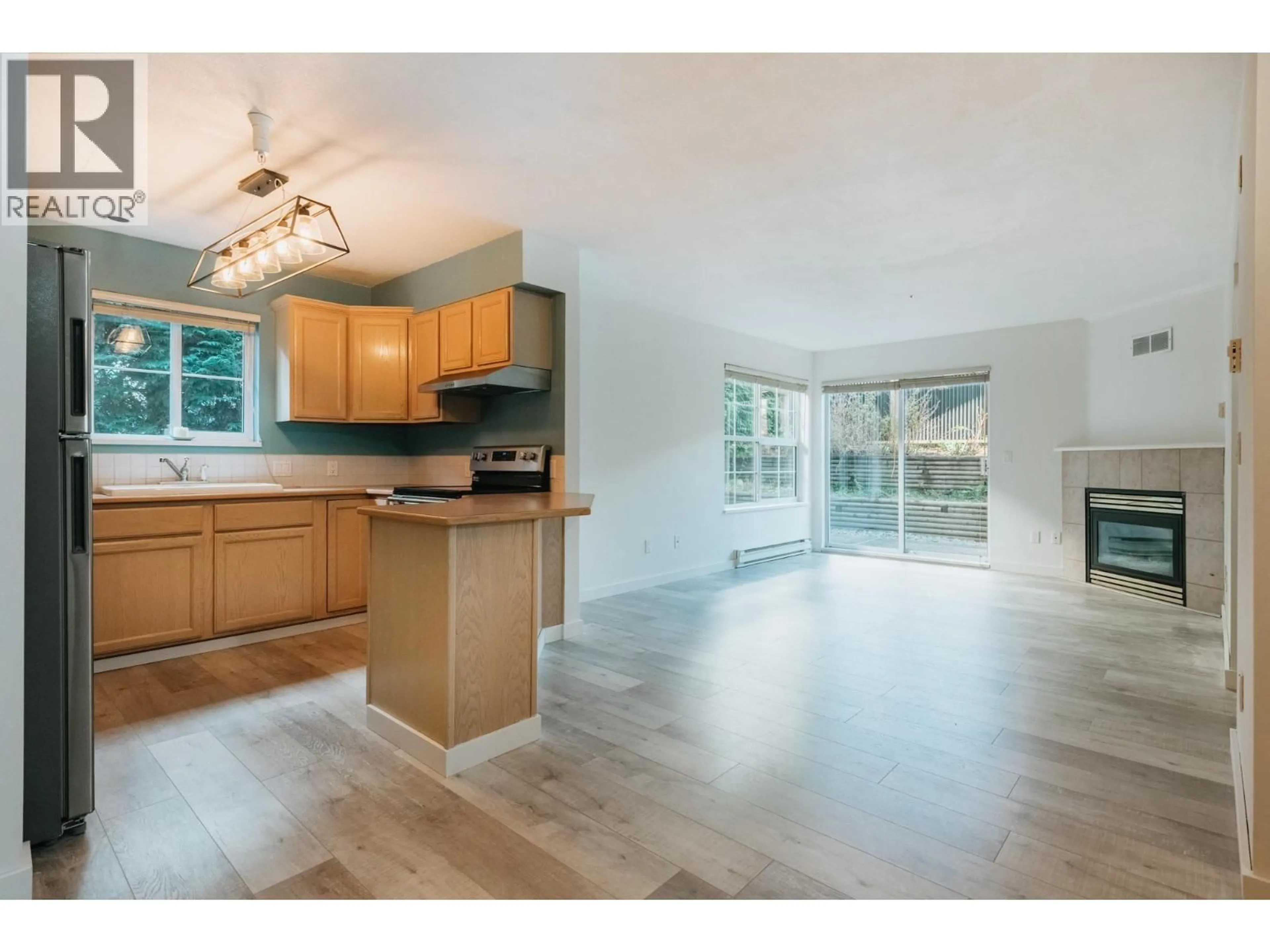 Open concept kitchen, unknown for 35 - 689 PARK ROAD, Gibsons British Columbia V0N1V7