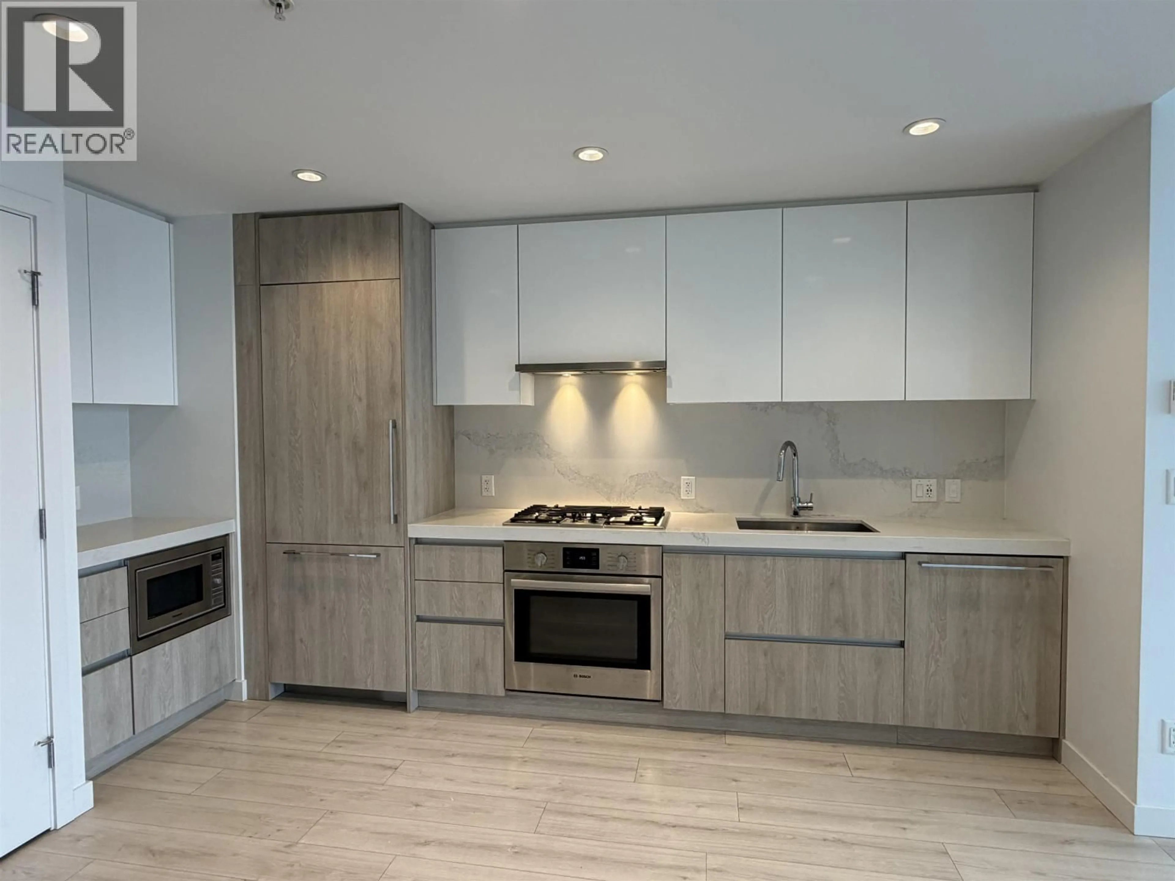 Open concept kitchen, wood/laminate floor for 3008 - 6080 MCKAY AVENUE, Burnaby British Columbia V5H0J4