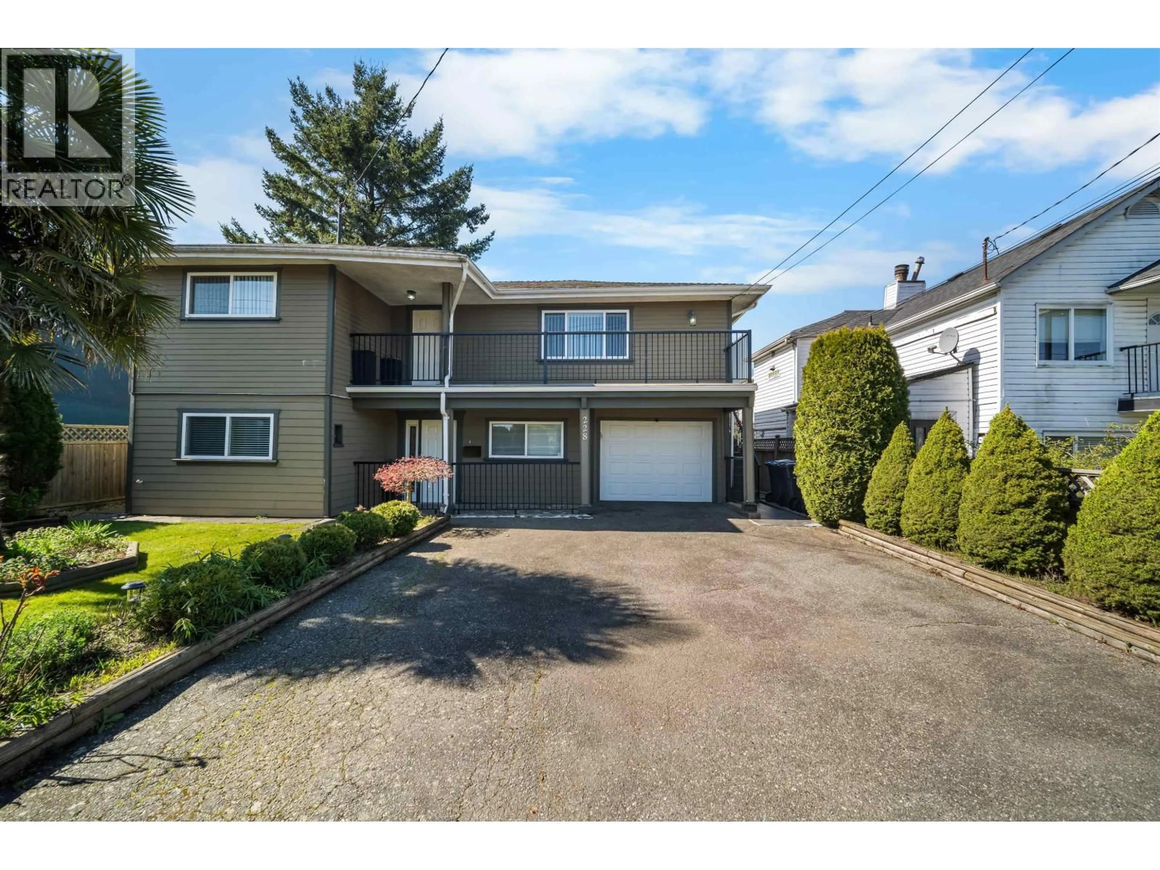 A pic from outside/outdoor area/front of a property/back of a property/a pic from drone, street for 228 PEMBINA STREET, New Westminster British Columbia V3M5J4