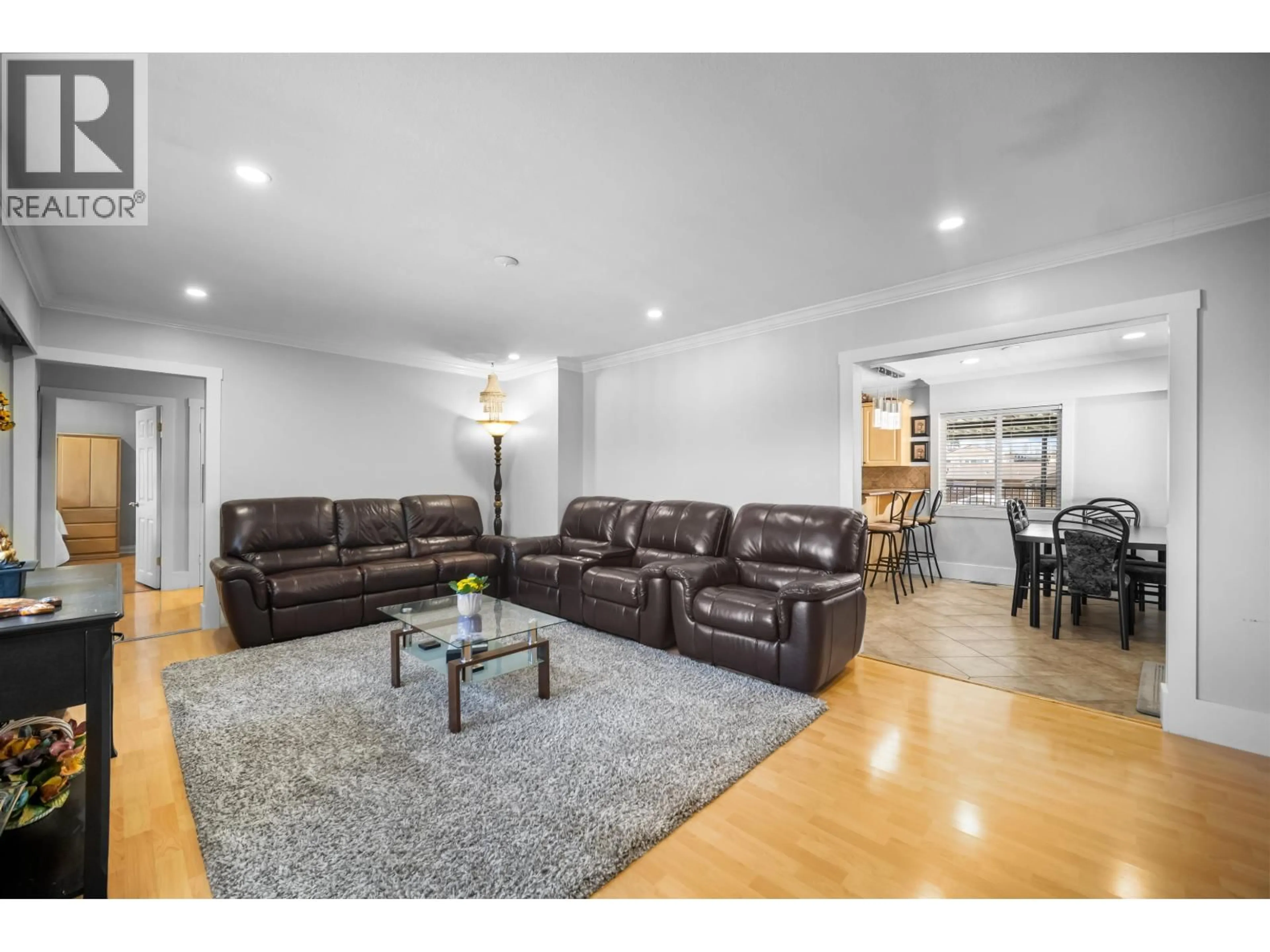 Living room with furniture, unknown for 228 PEMBINA STREET, New Westminster British Columbia V3M5J4