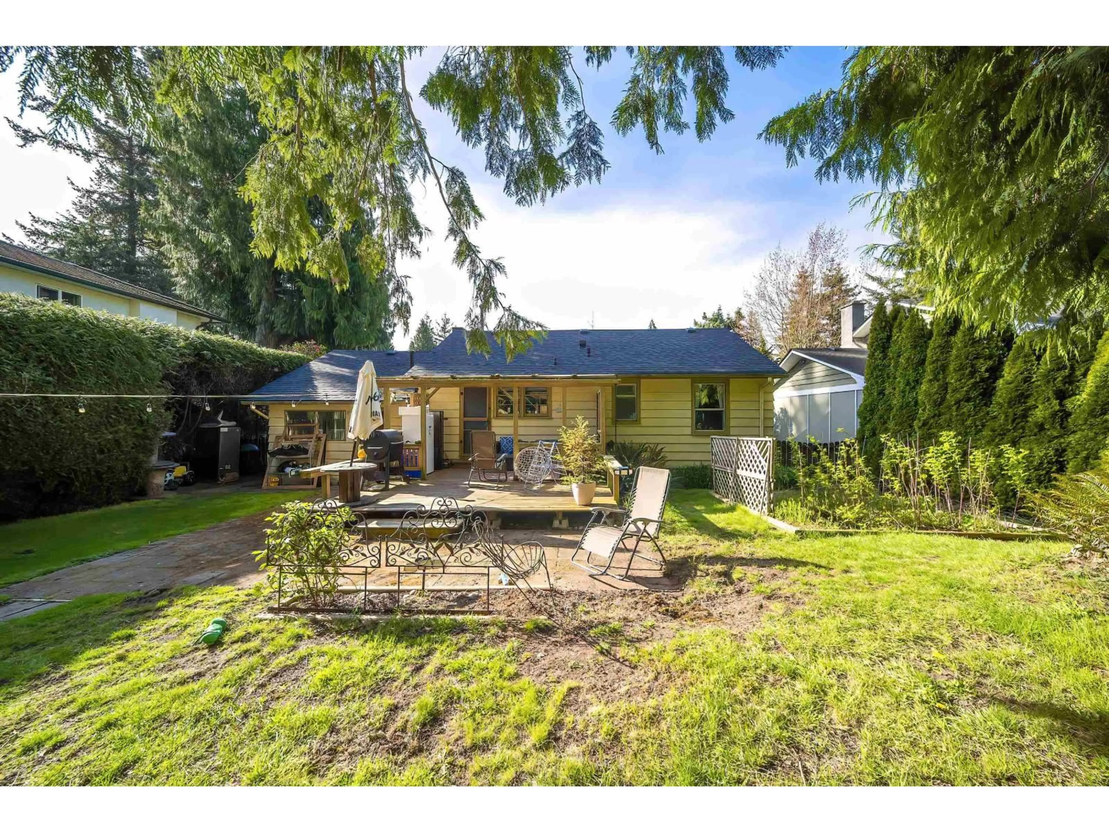 A pic from outside/outdoor area/front of a property/back of a property/a pic from drone, street for 13029 15A AVENUE, Surrey British Columbia V4A1M2