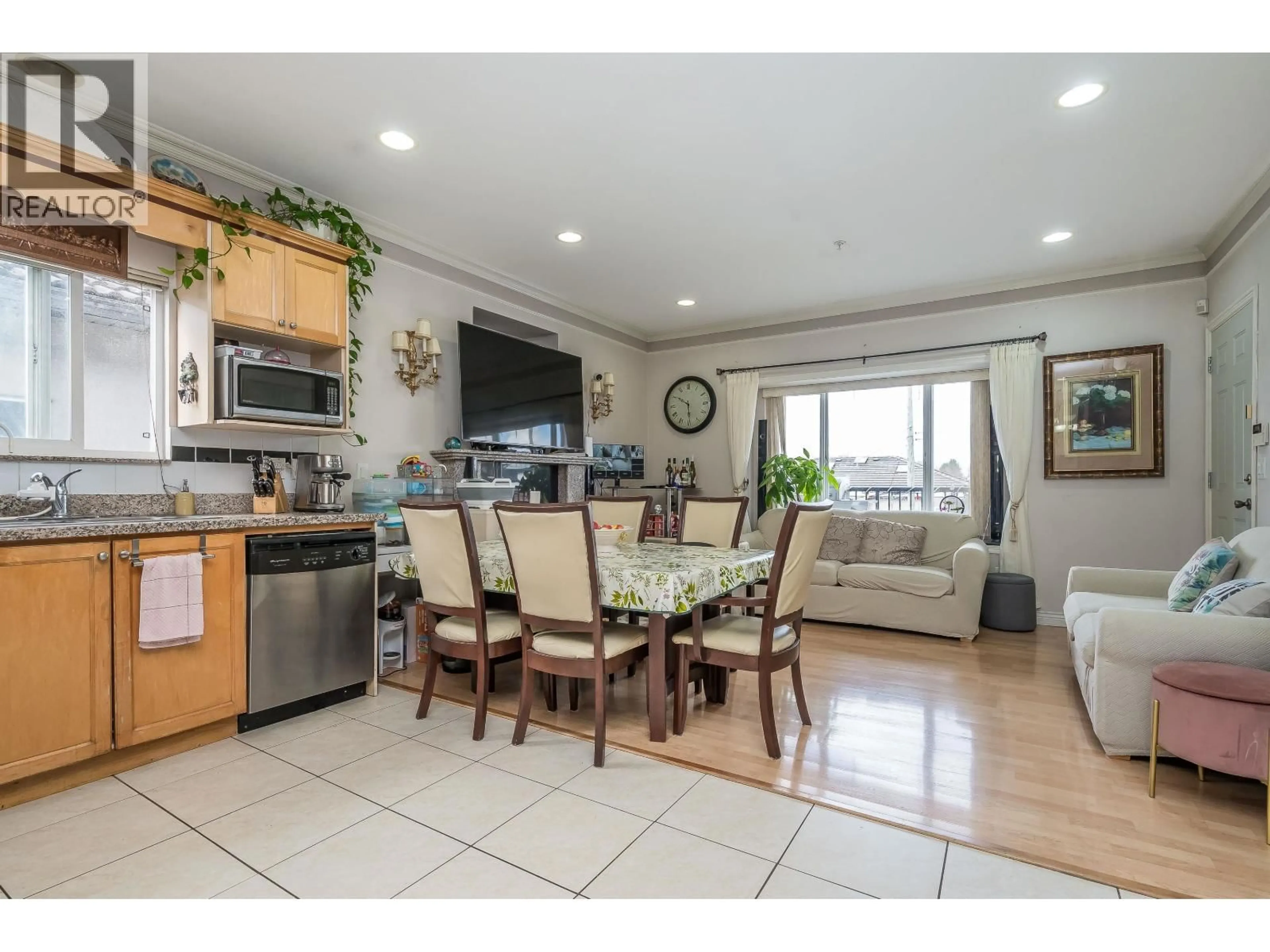 Open concept kitchen, ceramic/tile floor for 7877 FRASER STREET, Vancouver British Columbia V5X3X2