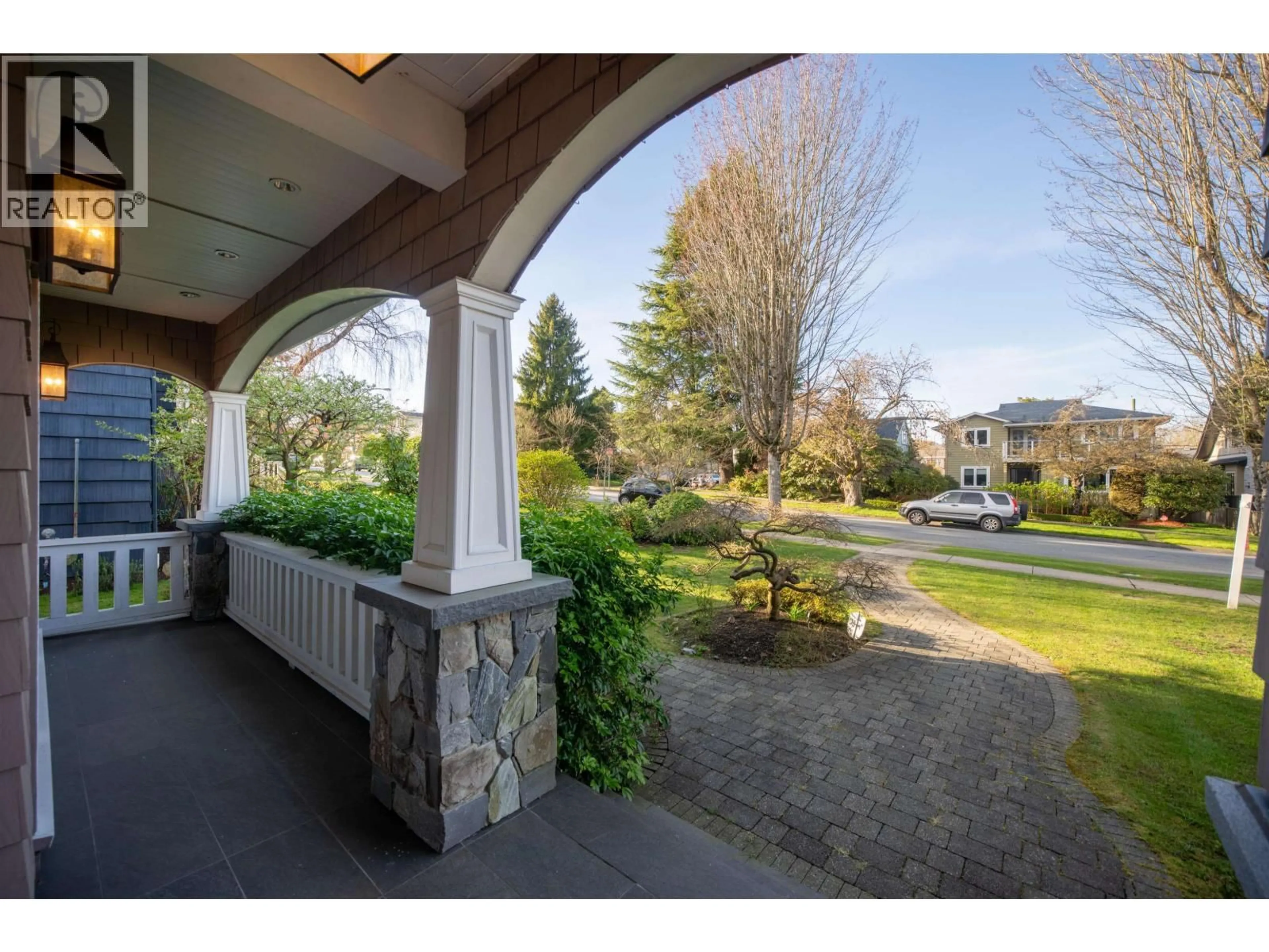 Patio, street for 3176 35TH AVENUE, Vancouver British Columbia V6N2M8
