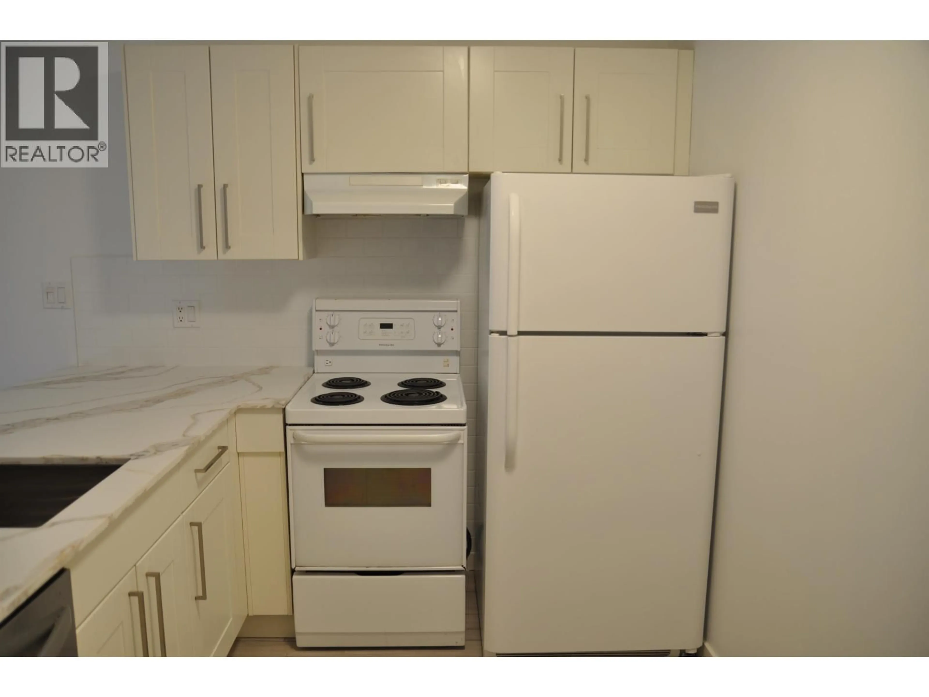 Standard kitchen, unknown for 104 - 2255 ETON STREET, Vancouver British Columbia V5L1C9