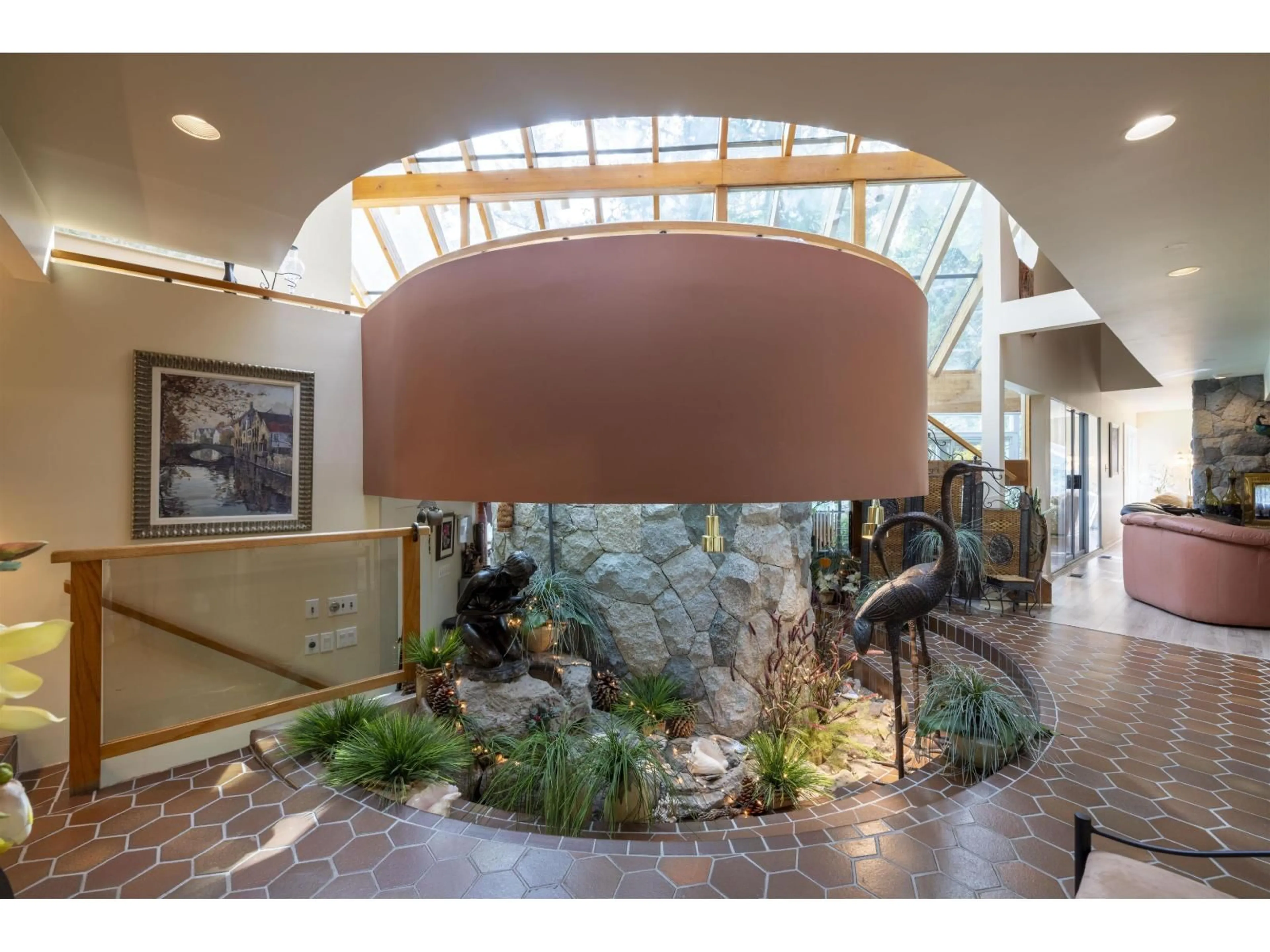 Indoor foyer for 13642 28 AVENUE, Surrey British Columbia V4P1T3