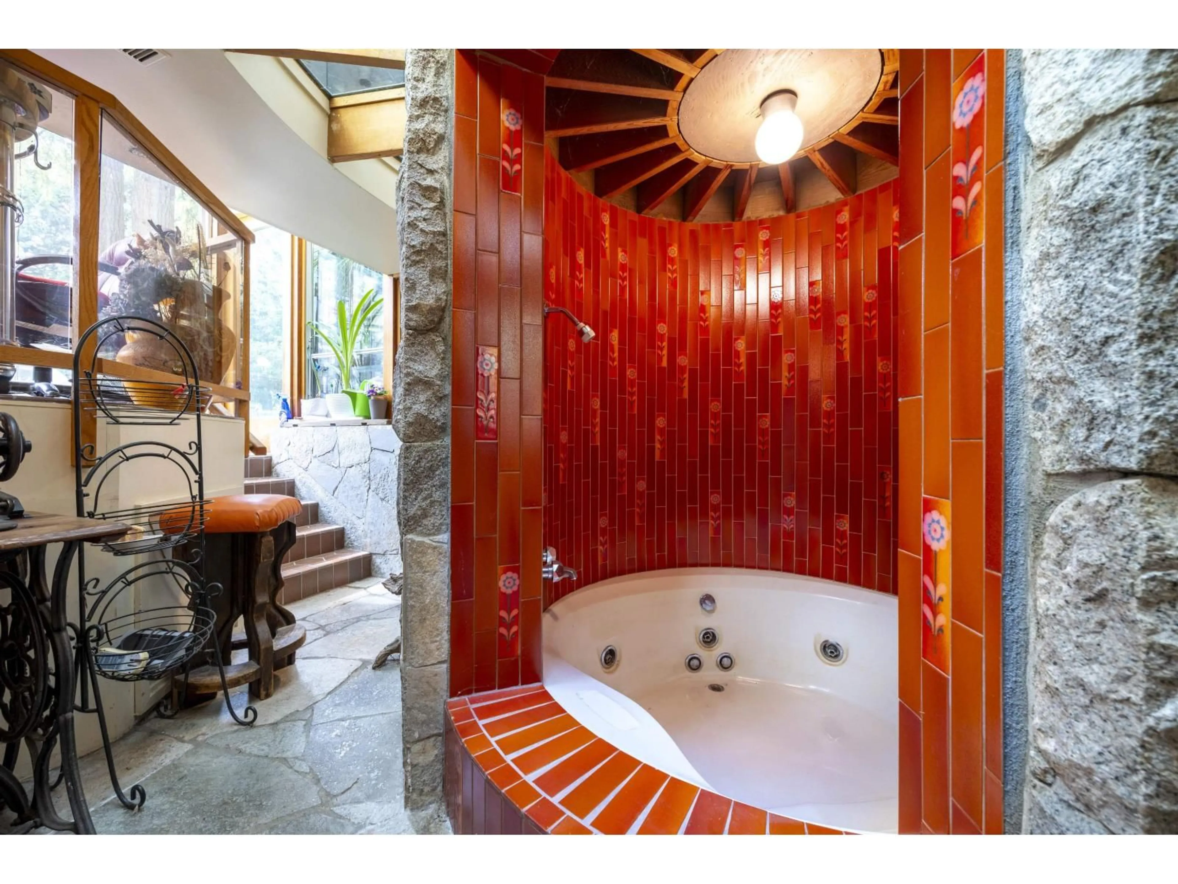 Contemporary bathroom, ceramic/tile floor for 13642 28 AVENUE, Surrey British Columbia V4P1T3