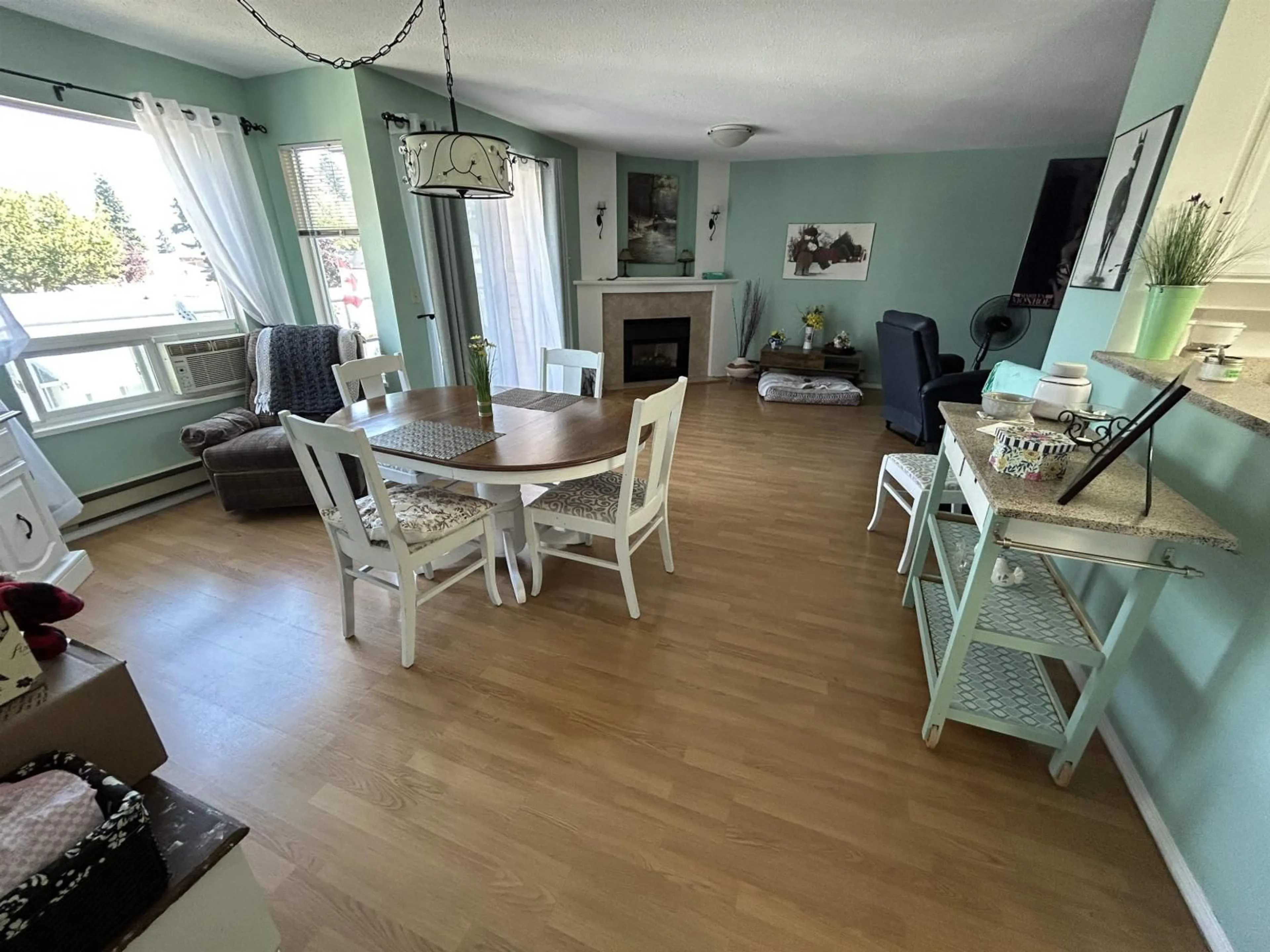 Dining room, wood/laminate floor for 305 - 9295 122 STREET, Surrey British Columbia V3V4L4
