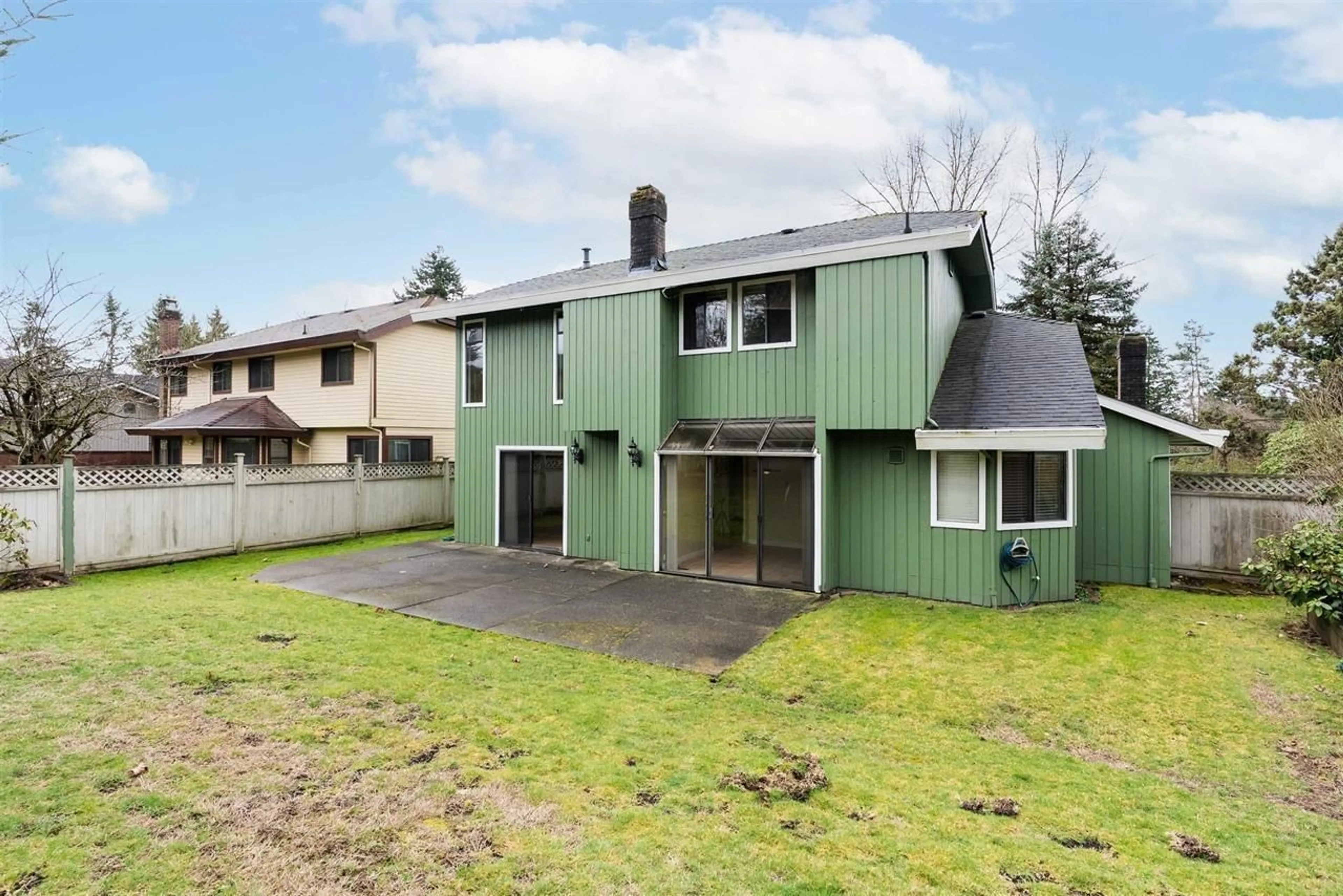 Home with vinyl exterior material, street for 10446 FRASERGLEN DRIVE, Surrey British Columbia V4N1T5