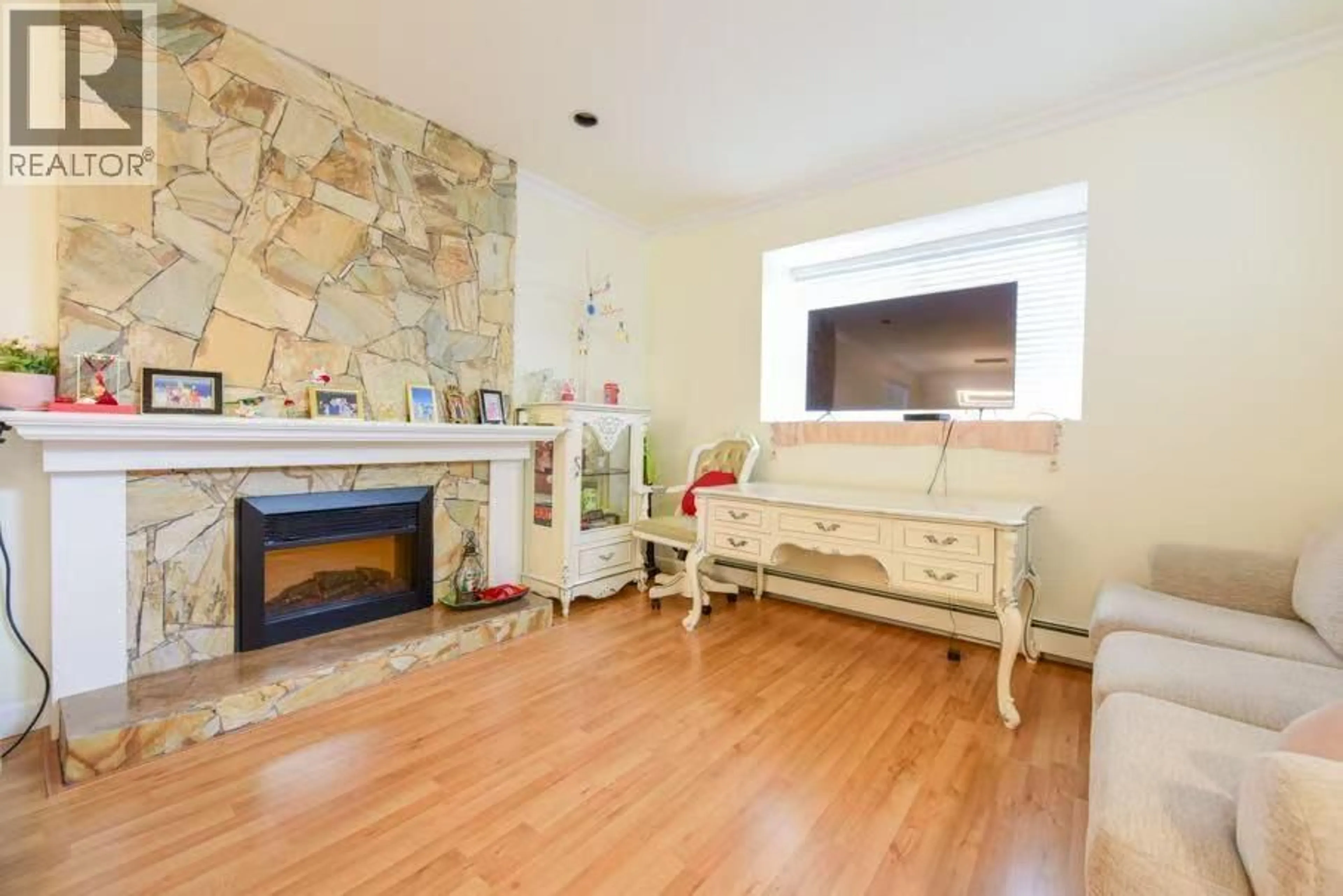 Living room with furniture, unknown for 2683 41ST AVENUE, Vancouver British Columbia V6N3C3