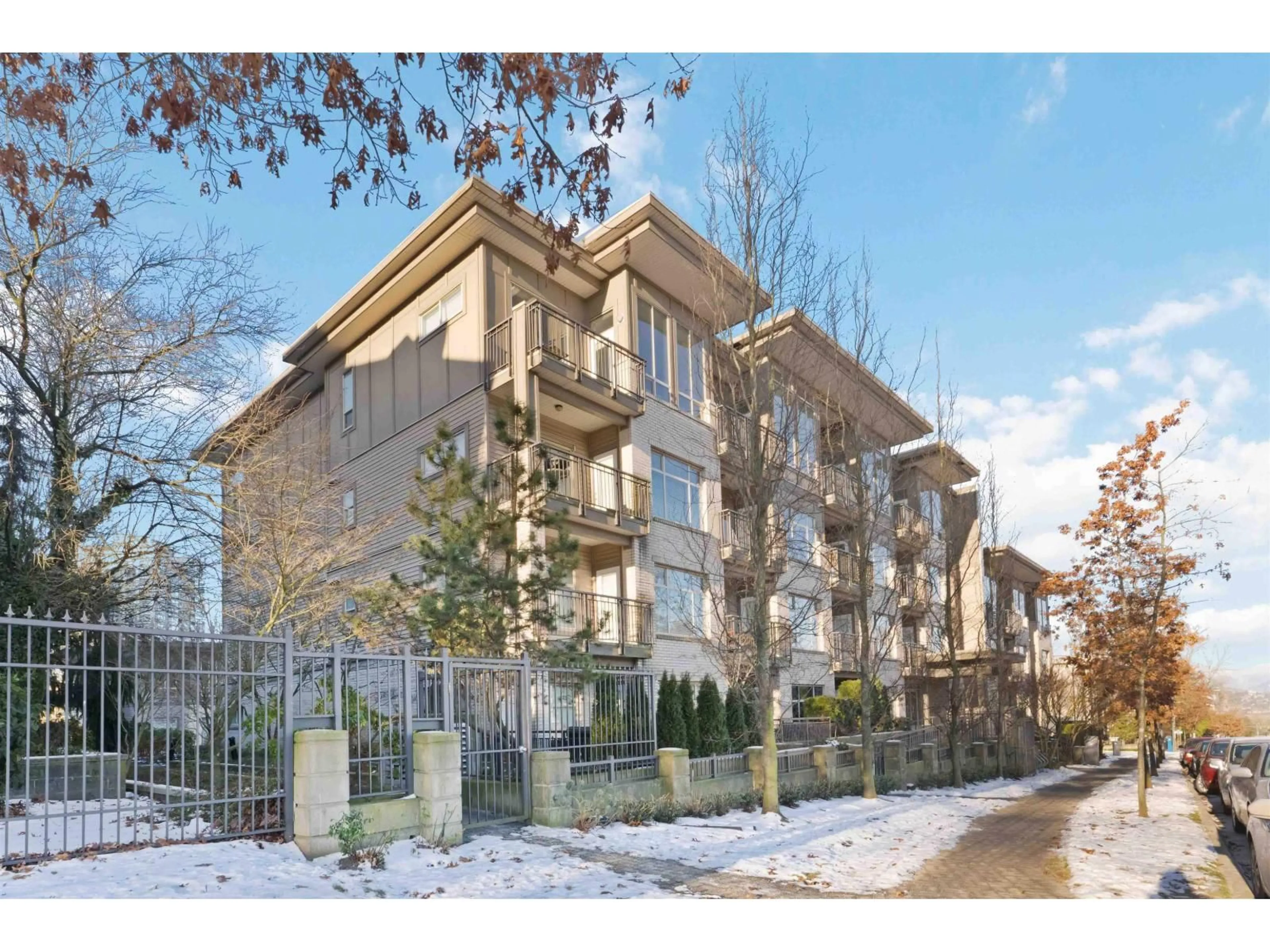 Unknown for 111 - 13468 KING GEORGE BOULEVARD, Surrey British Columbia V3T0B5