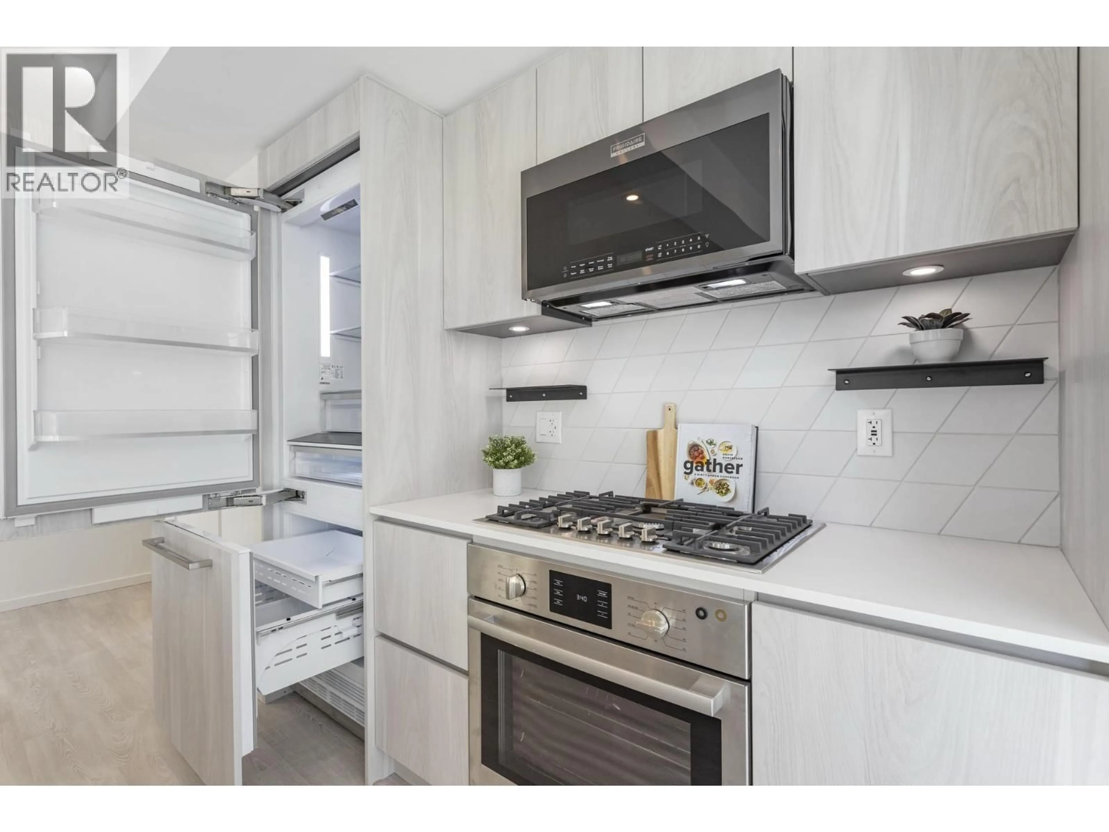 Standard kitchen, unknown for 304 - 3264 VANNESS AVENUE, Vancouver British Columbia V5R4V3