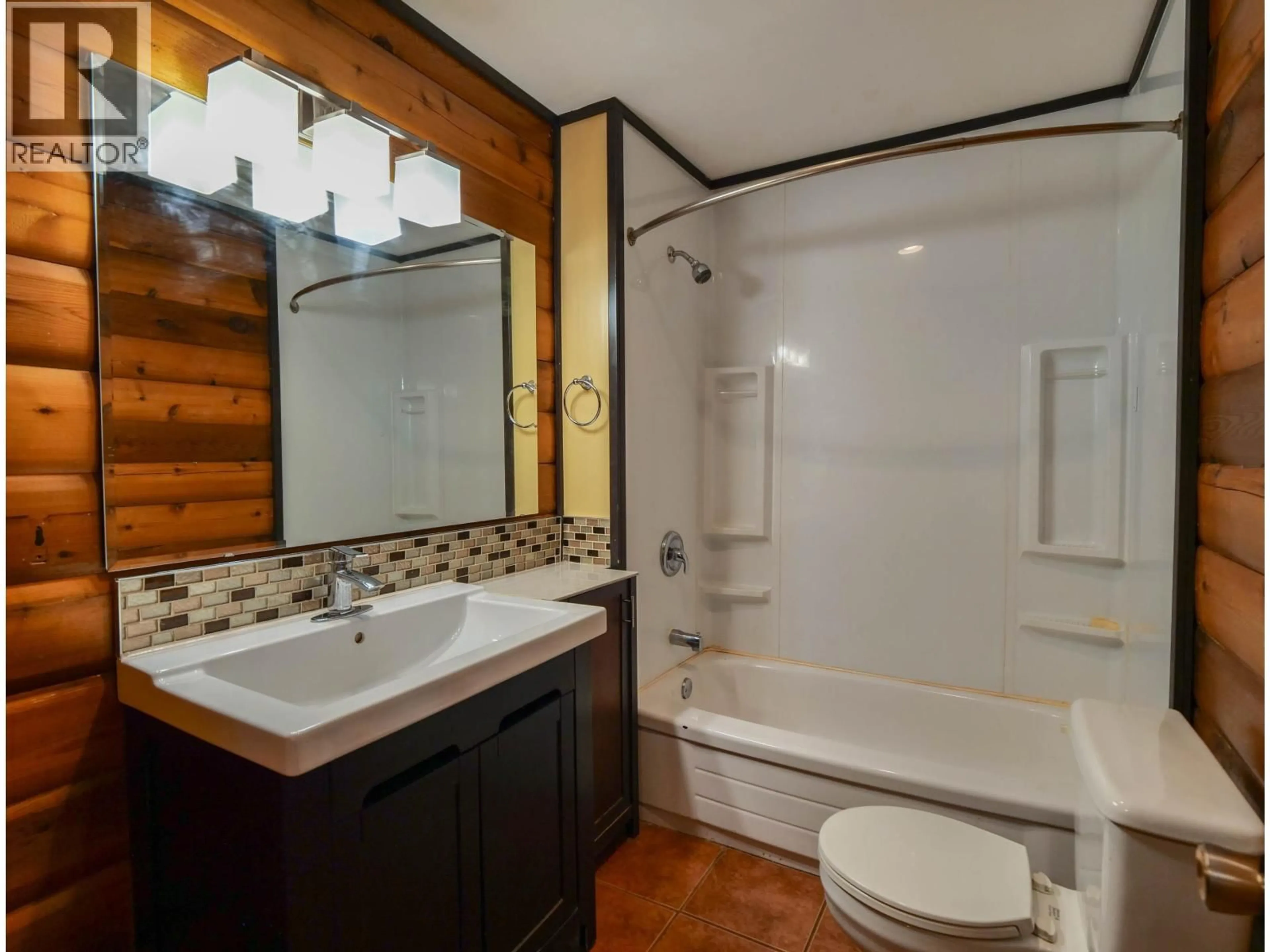 Standard bathroom, unknown for 182 COACH ROAD, Quesnel British Columbia V2J4E8