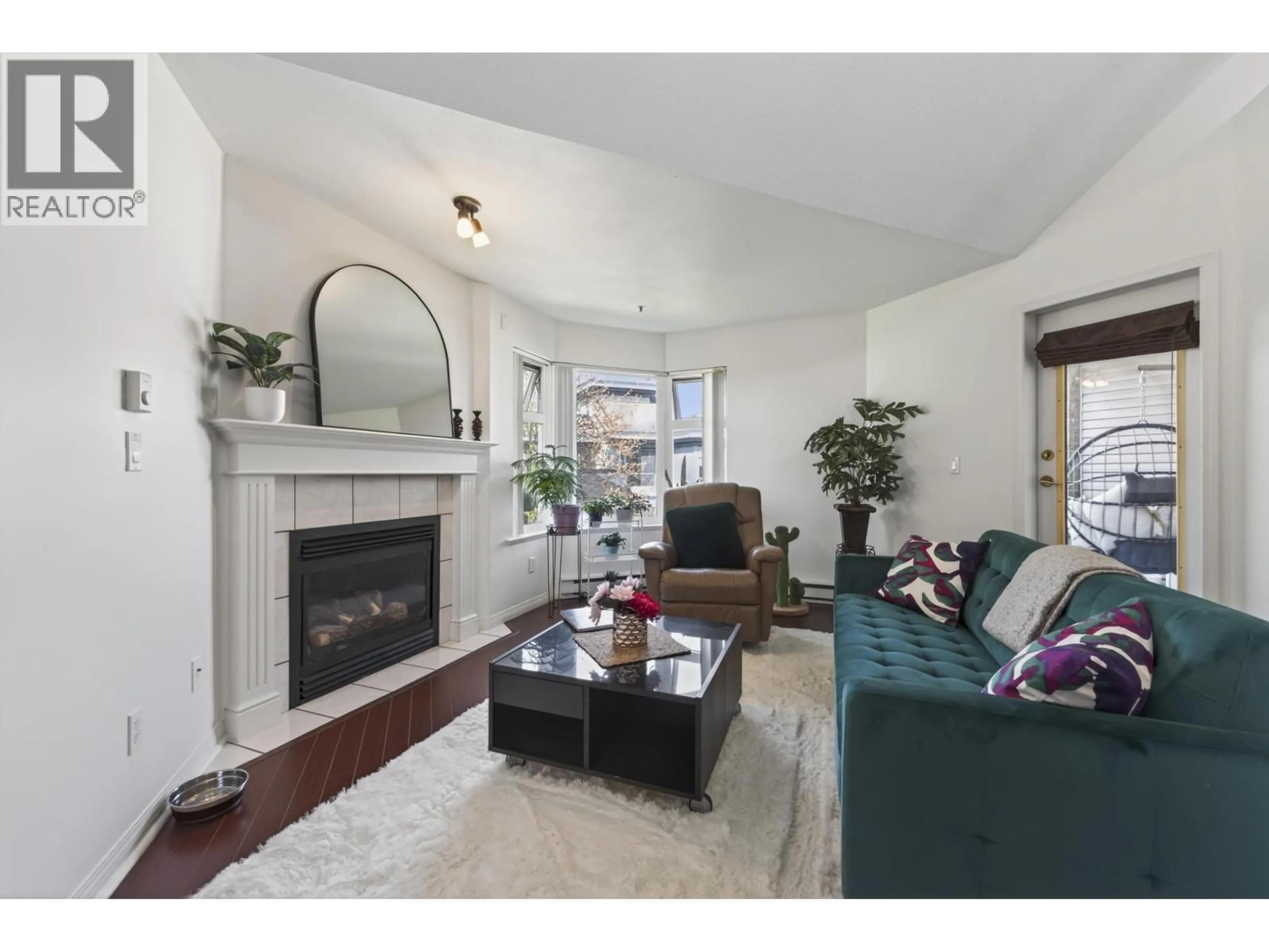 Living room with furniture, unknown for 306 - 1999 SUFFOLK AVENUE, Port Coquitlam British Columbia V3B7X7