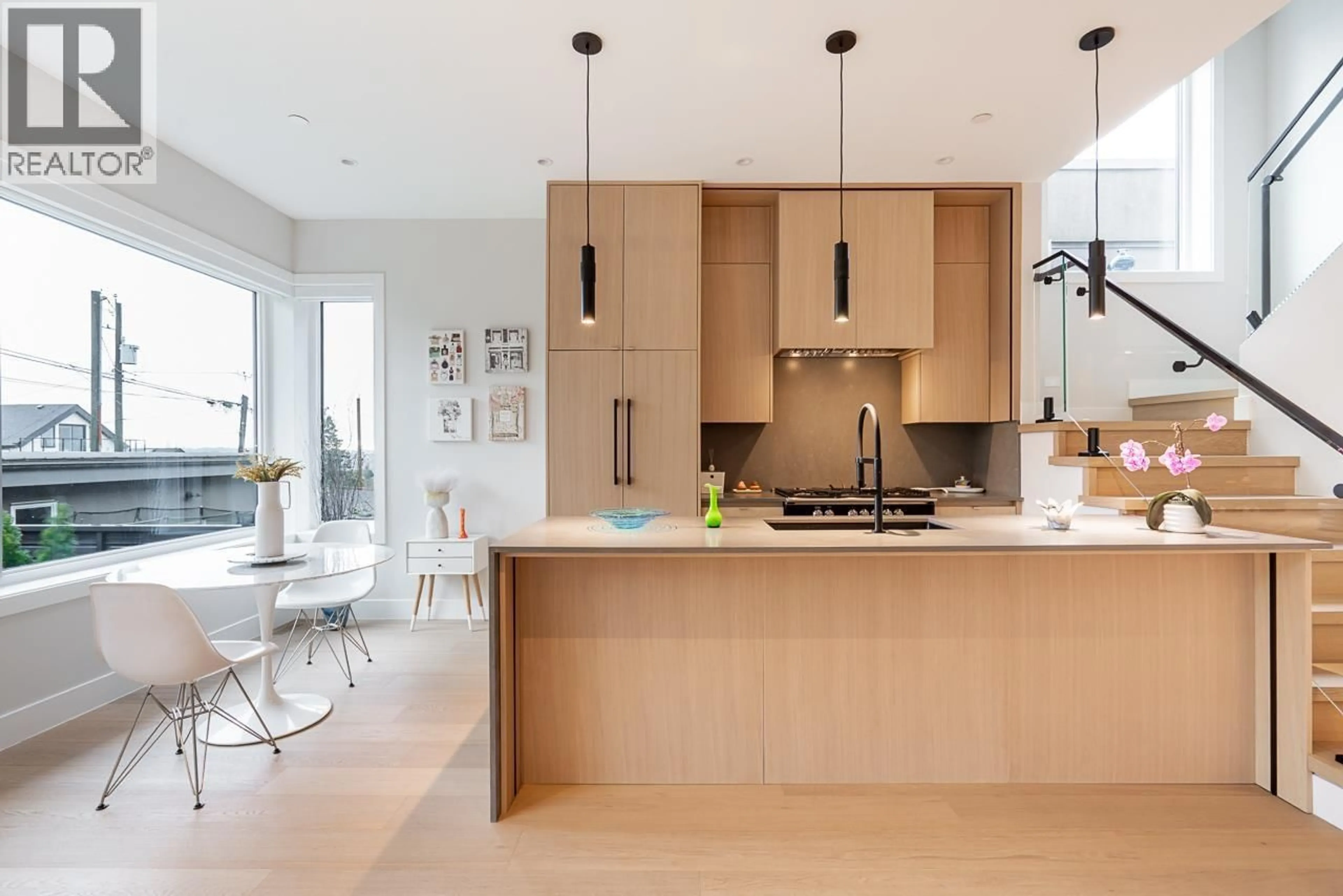 Contemporary kitchen, unknown for 2 - 3674 OXFORD STREET, Vancouver British Columbia V5K1P3