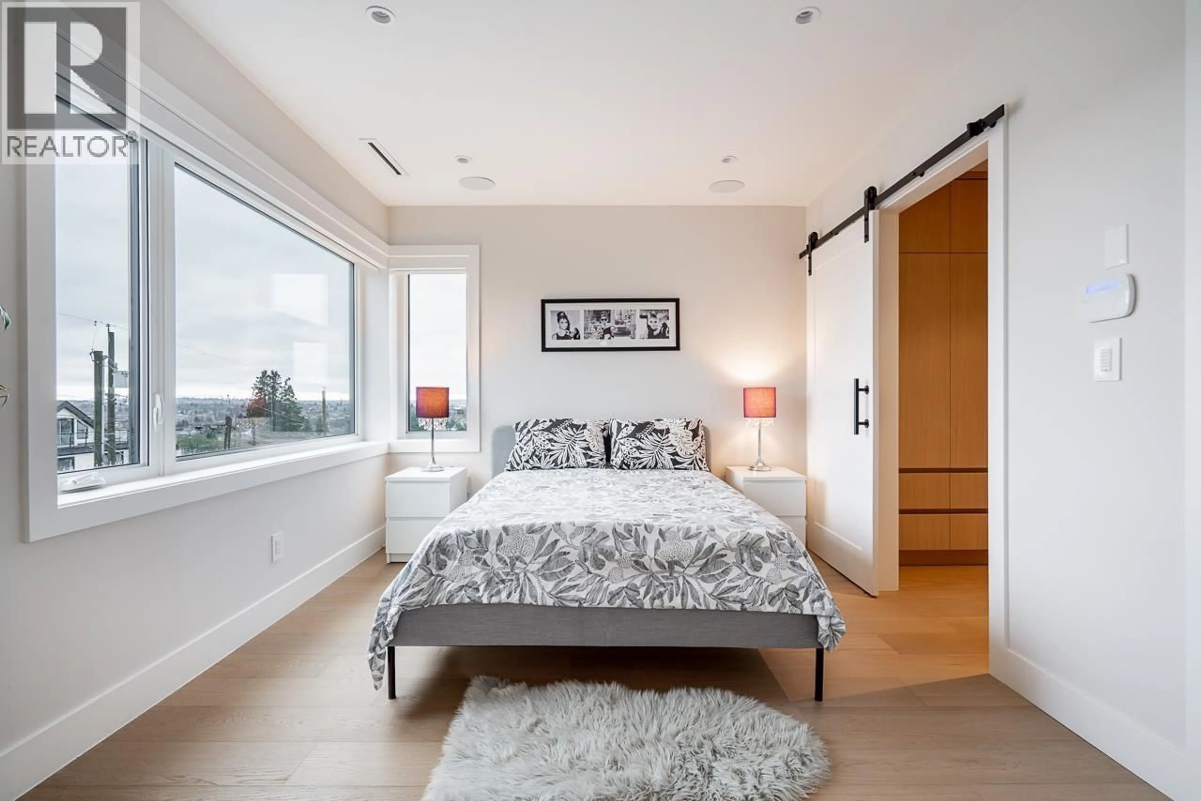 Bedroom with bed, unknown for 2 - 3674 OXFORD STREET, Vancouver British Columbia V5K1P3