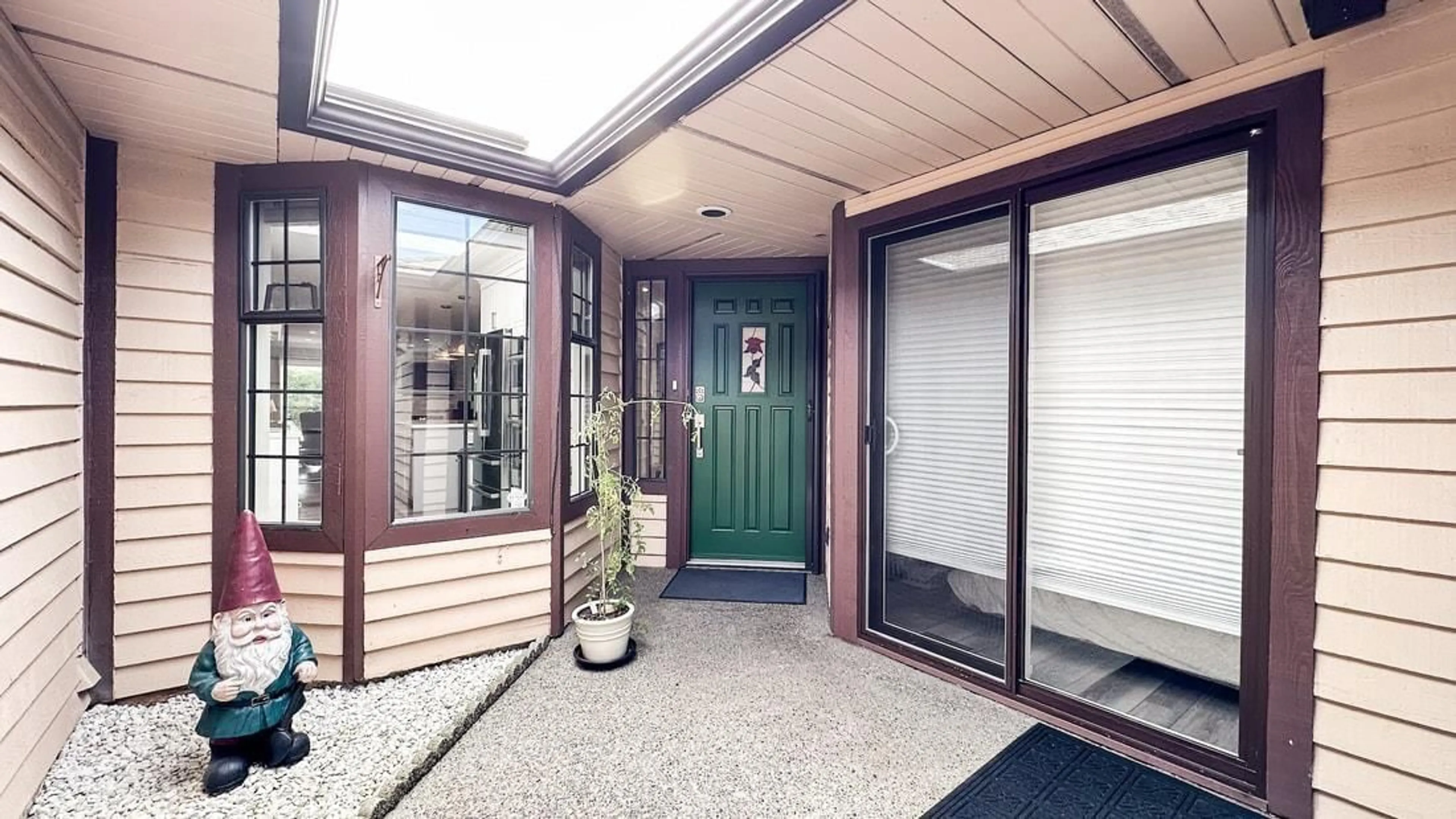 Unknown for 4 - 15148 20 AVENUE, Surrey British Columbia V4A8S1