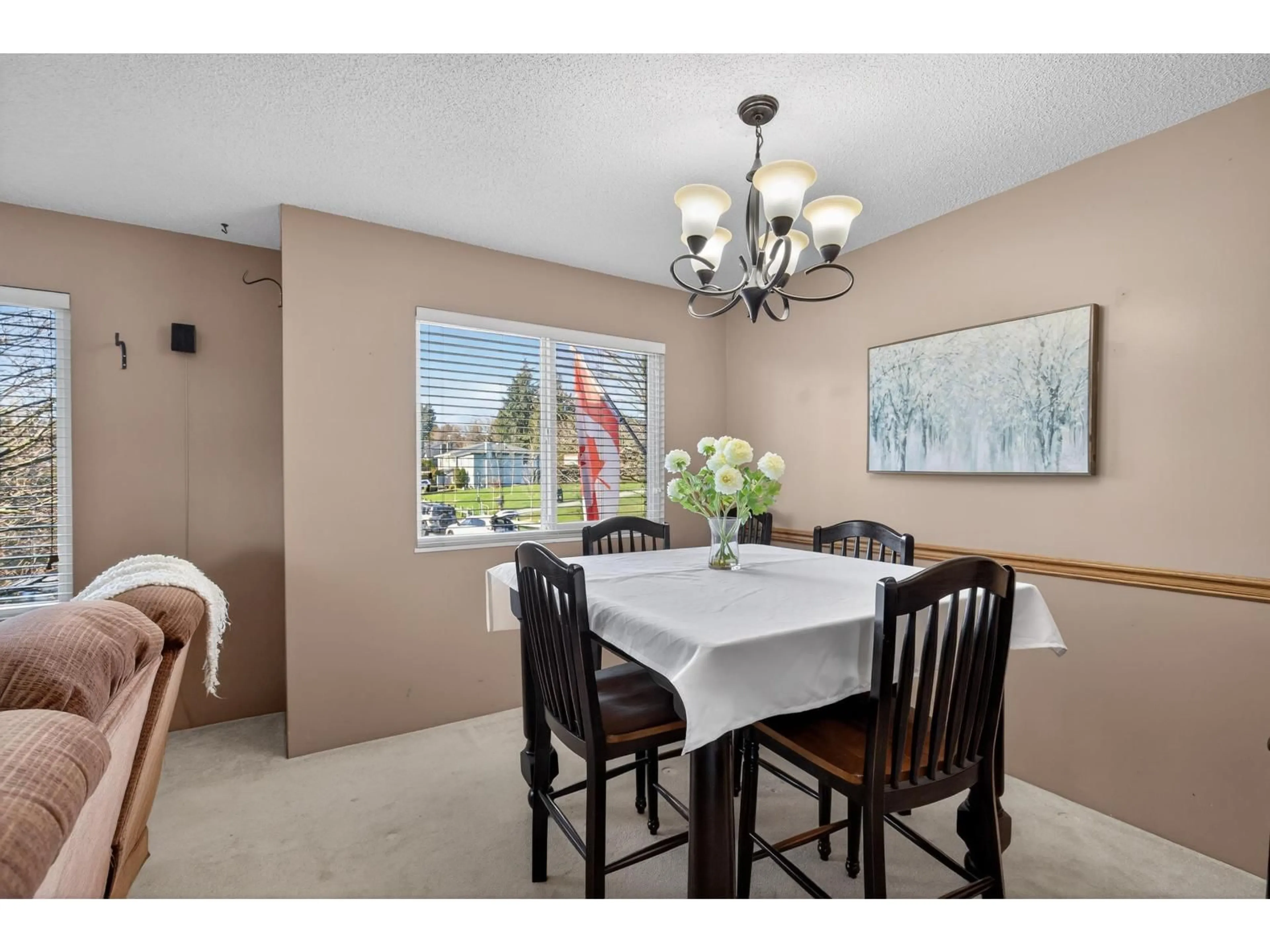 Dining room, ceramic/tile floor for 2872 WOODLAND DRIVE, Langley British Columbia V2Y1G3
