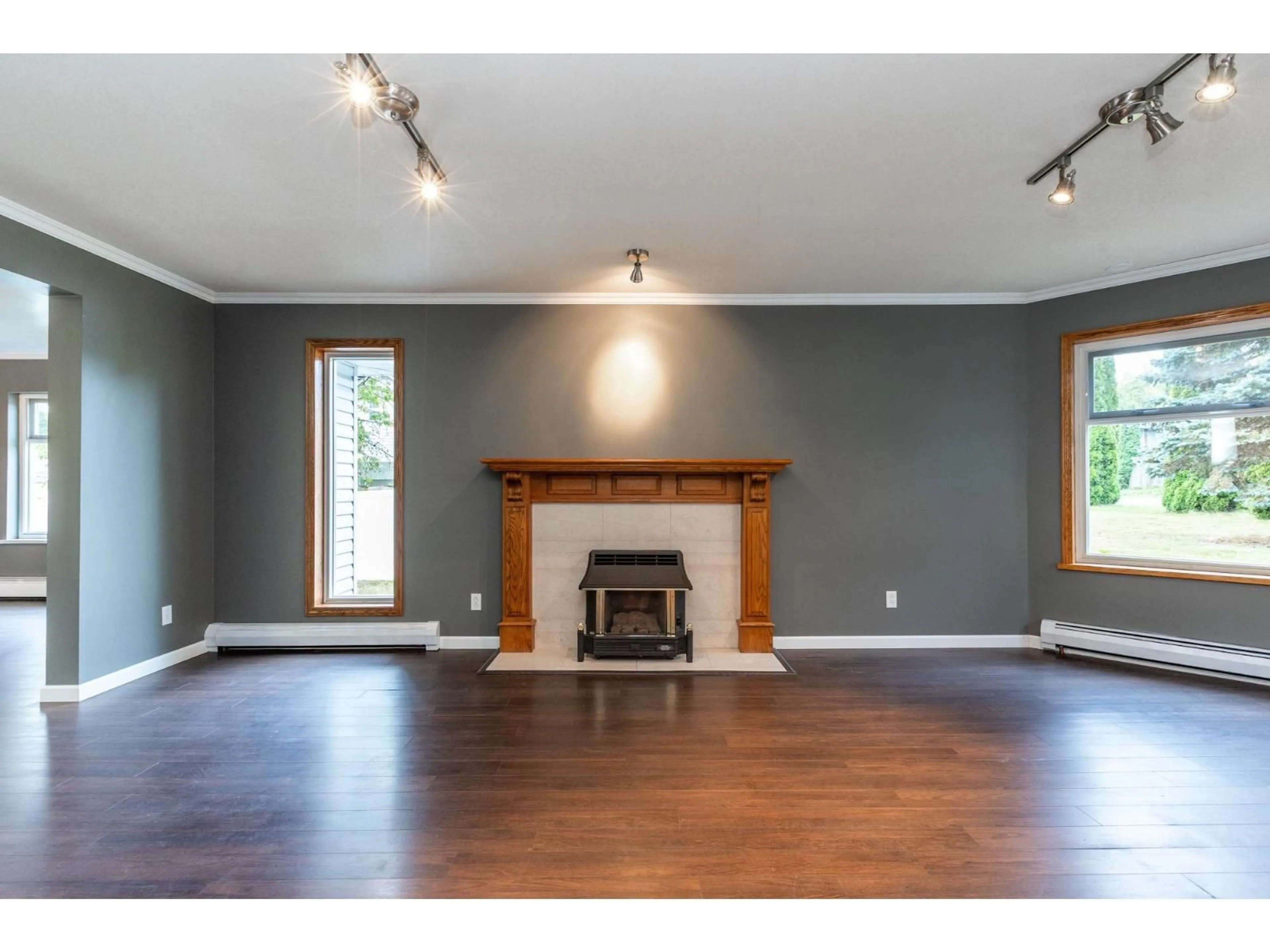 Unknown for 8072 170A STREET, Surrey British Columbia V4N3G4