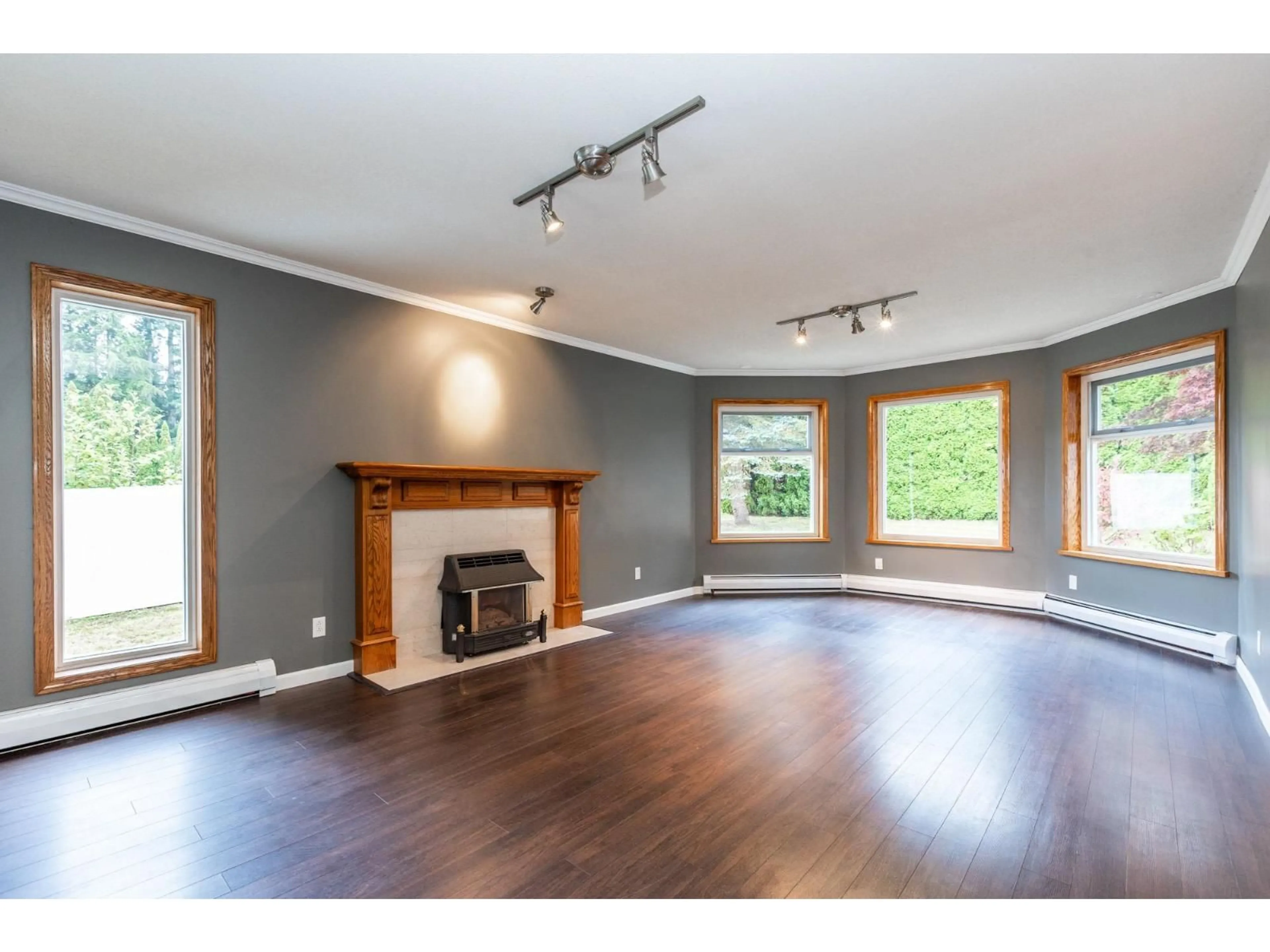 Unknown for 8072 170A STREET, Surrey British Columbia V4N3G4