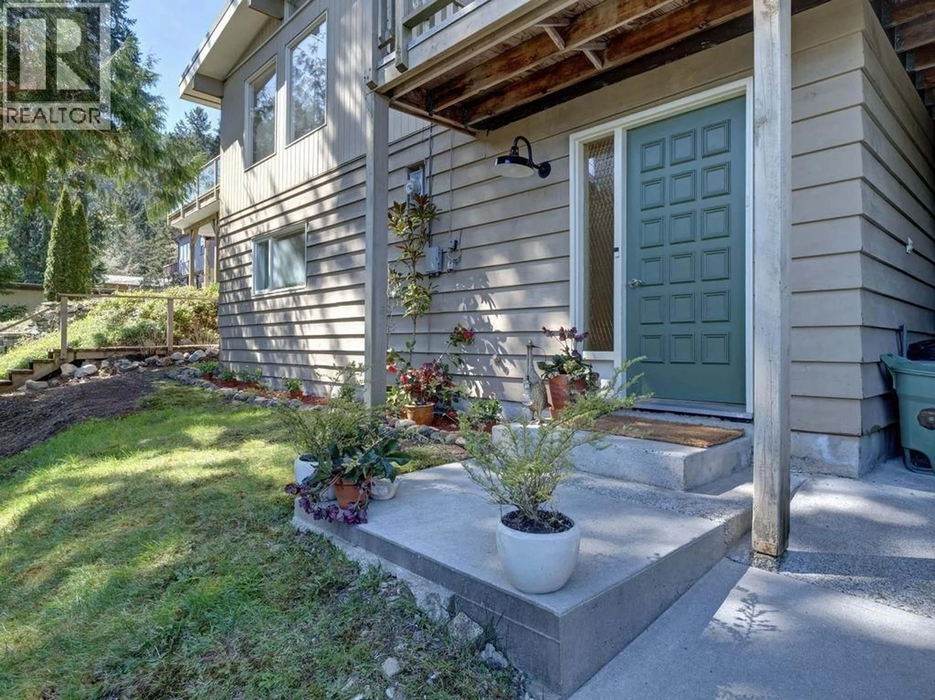 Indoor entryway for 1175 MARINE DRIVE, Gibsons British Columbia V0N1V1