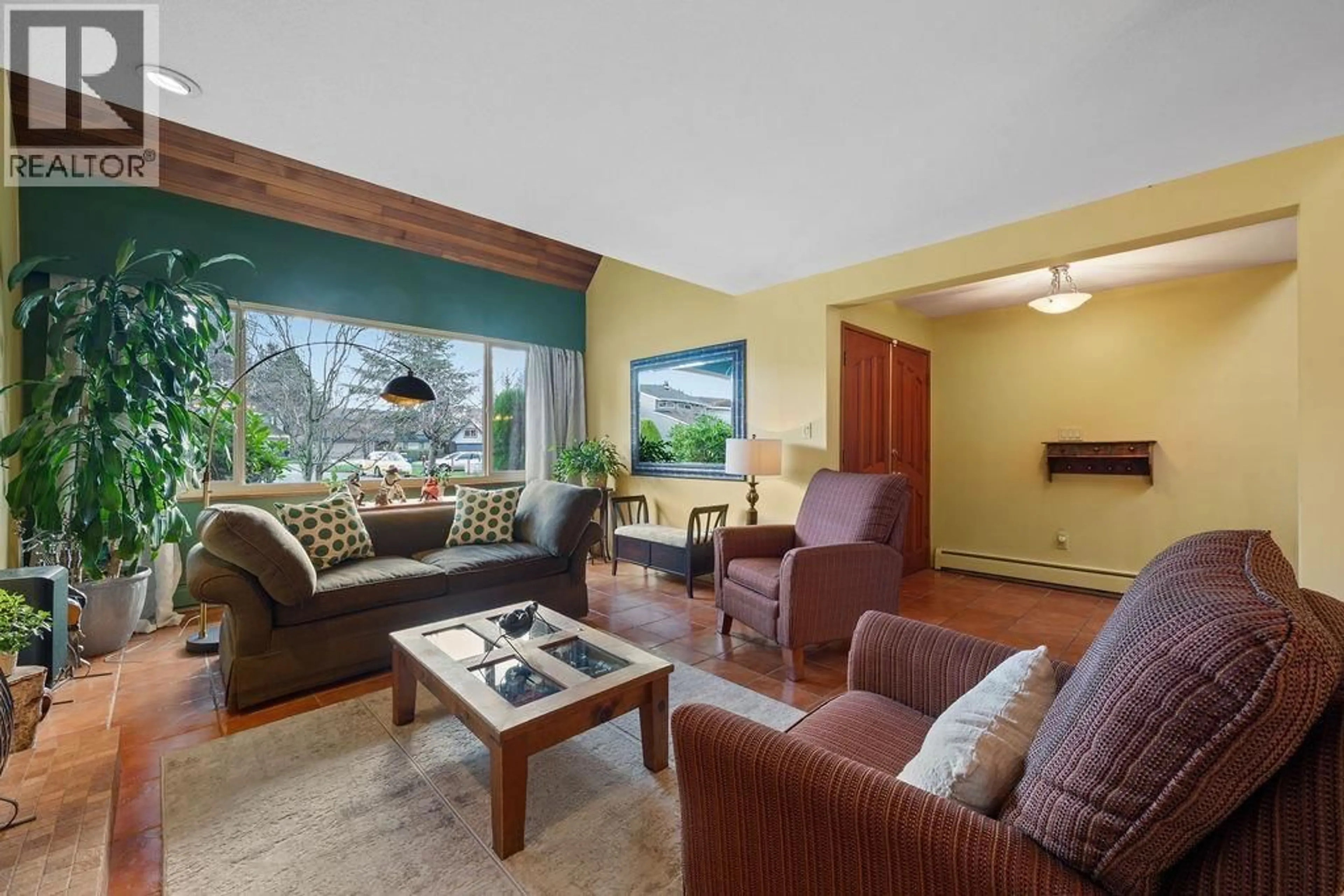 Living room with furniture, unknown for 8131 CORLESS PLACE, Richmond British Columbia V7C4X4