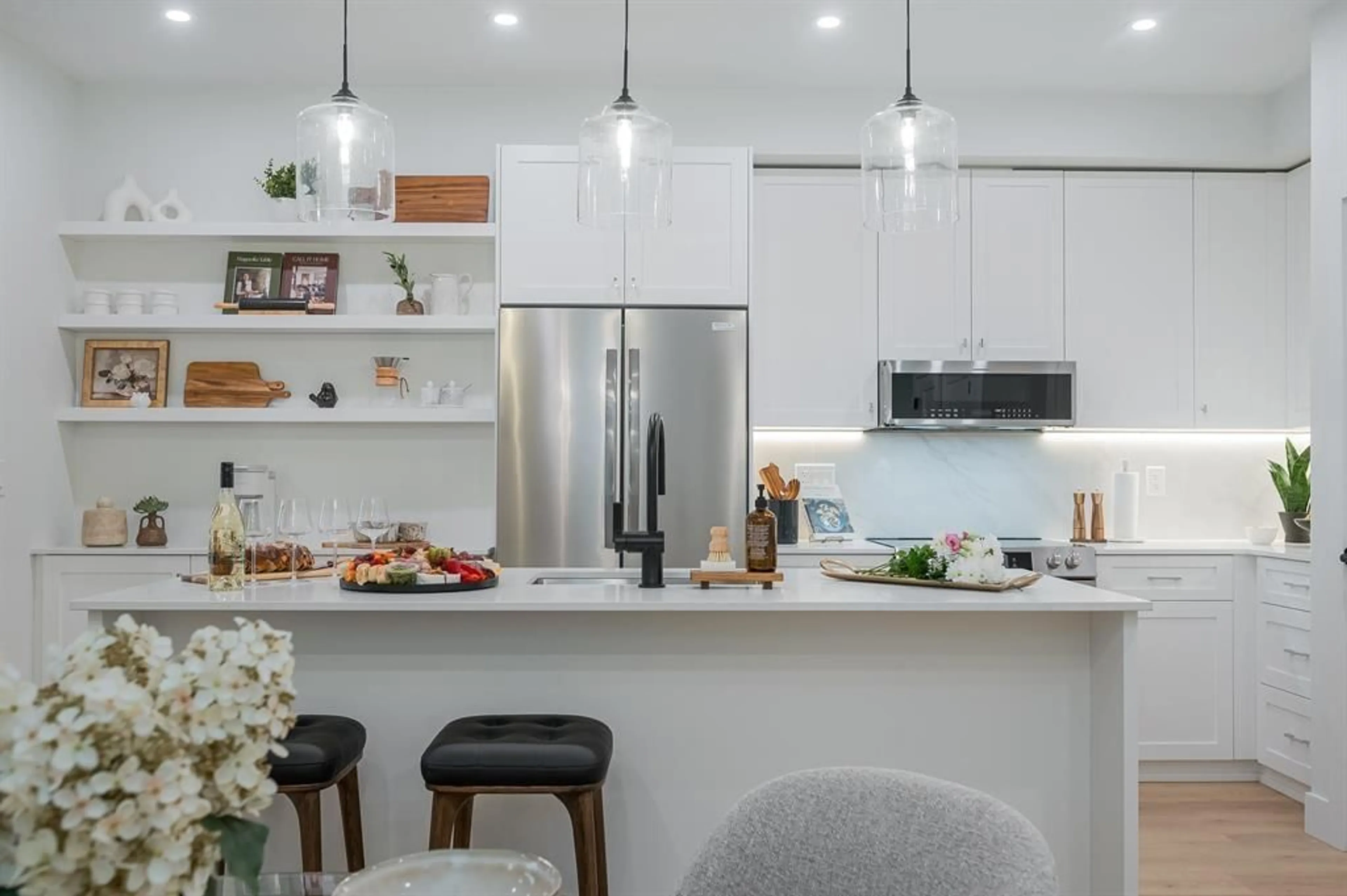 Open concept kitchen, unknown for 406 - 46185 THOMAS ROAD, Chilliwack British Columbia V2R6H3