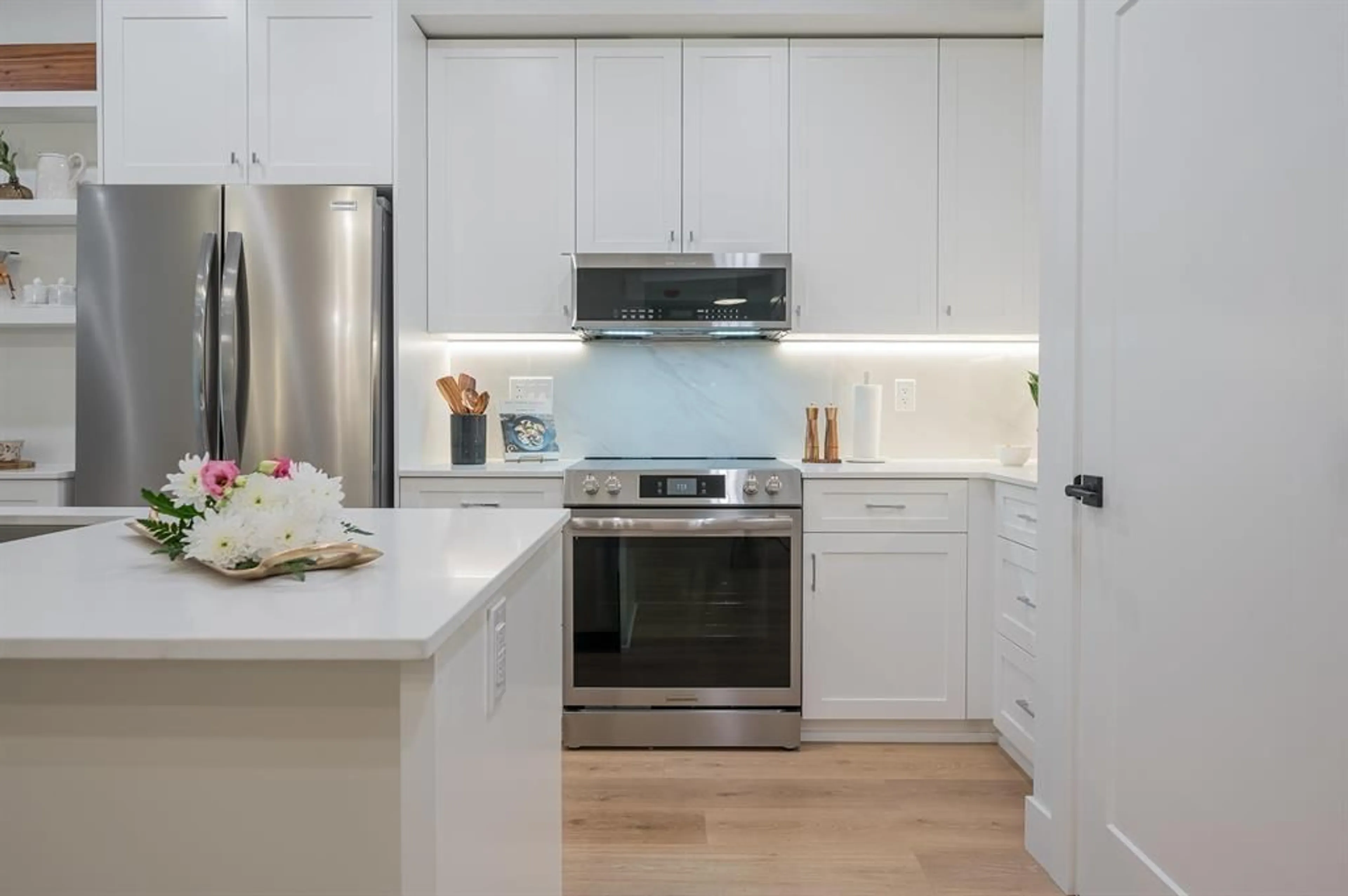 Contemporary kitchen, unknown for 406 - 46185 THOMAS ROAD, Chilliwack British Columbia V2R6H3