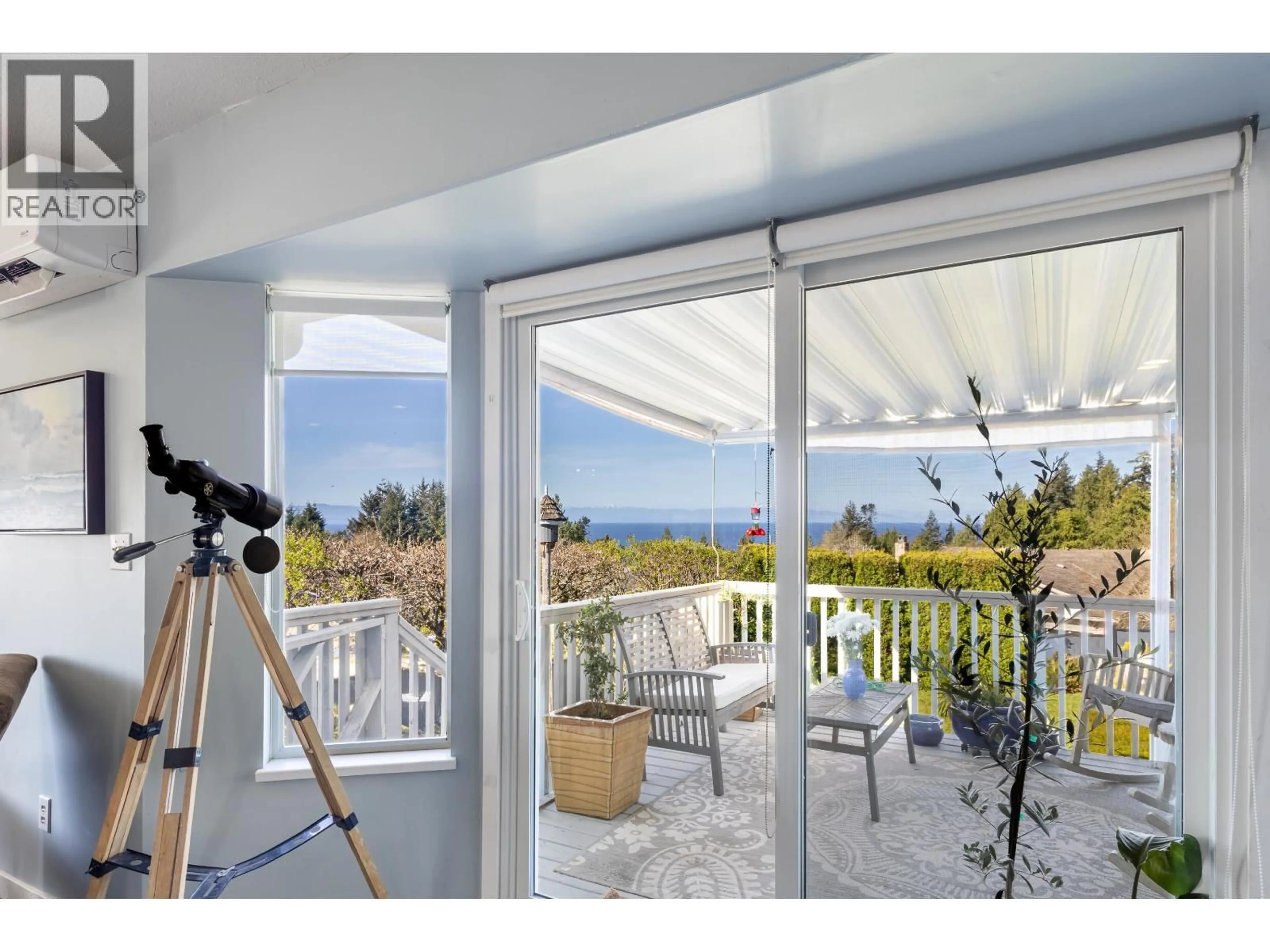Patio, water/lake/river/ocean view for 5007 LAUREL AVENUE, Sechelt British Columbia V7Z0B9