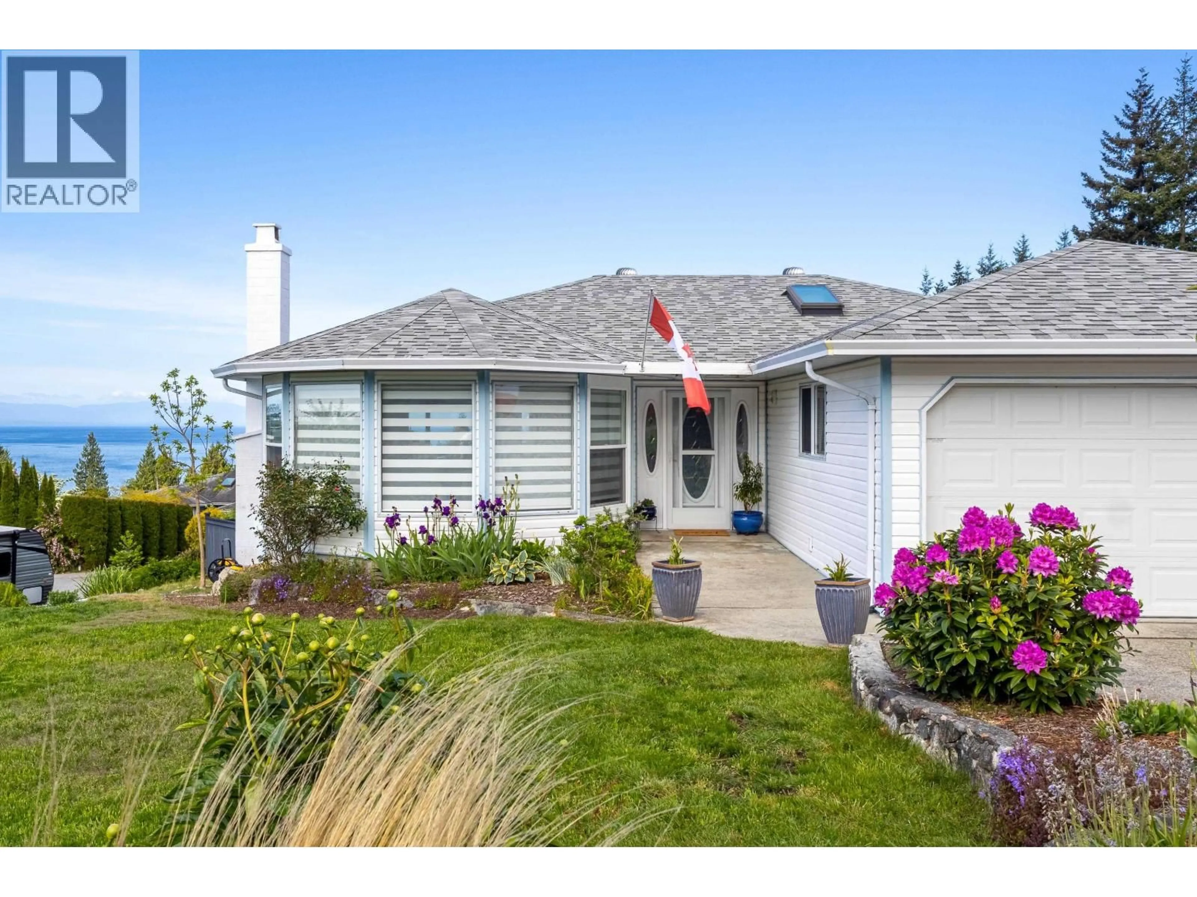 Home with vinyl exterior material, unknown for 5007 LAUREL AVENUE, Sechelt British Columbia V7Z0B9