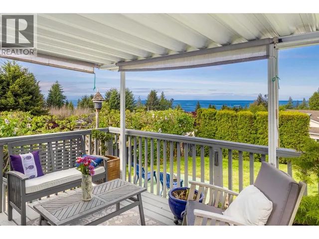 5007 LAUREL AVENUE, Sechelt 2