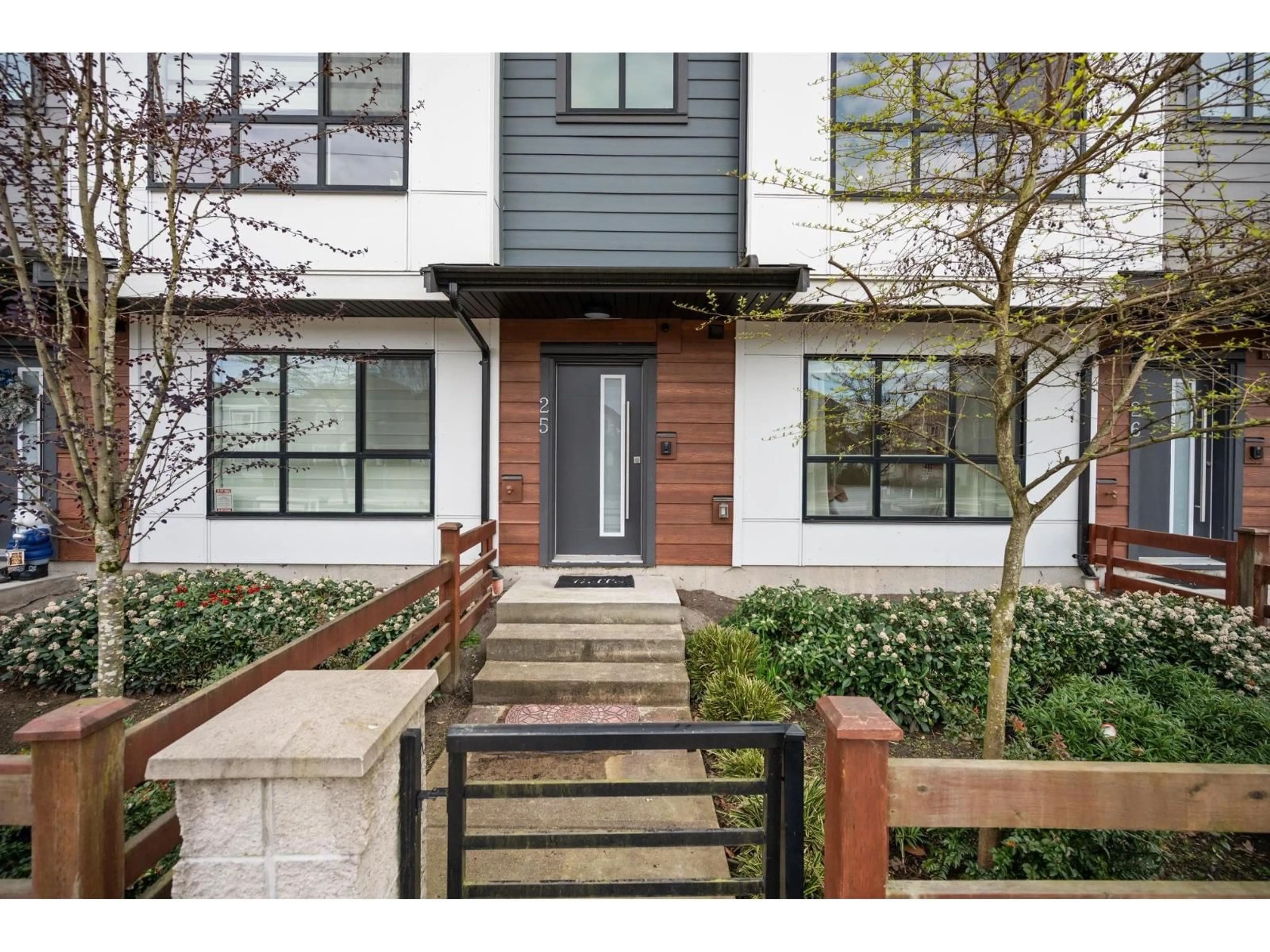 Unknown for 25 - 7177 194A STREET, Surrey British Columbia V4N6V6