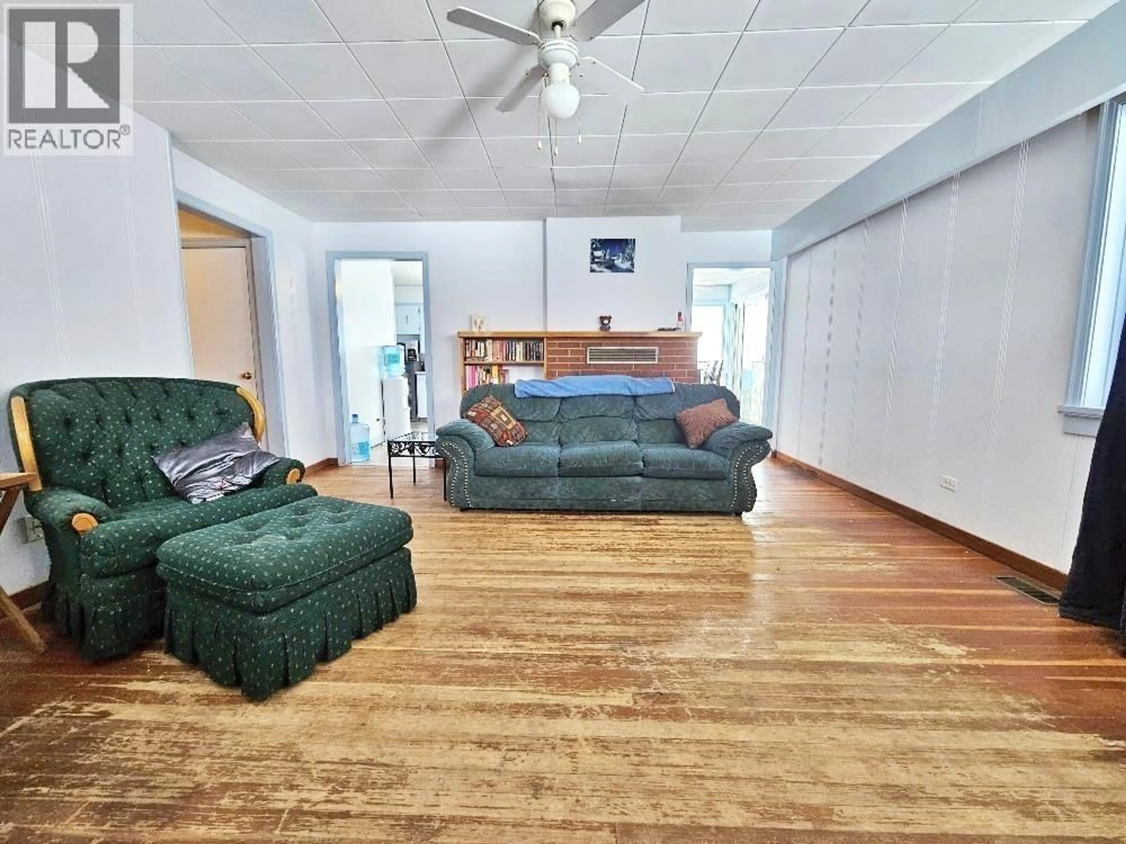 Living room with furniture, unknown for 1108 RIVER PARK RD, Quesnel British Columbia V2J2Y9