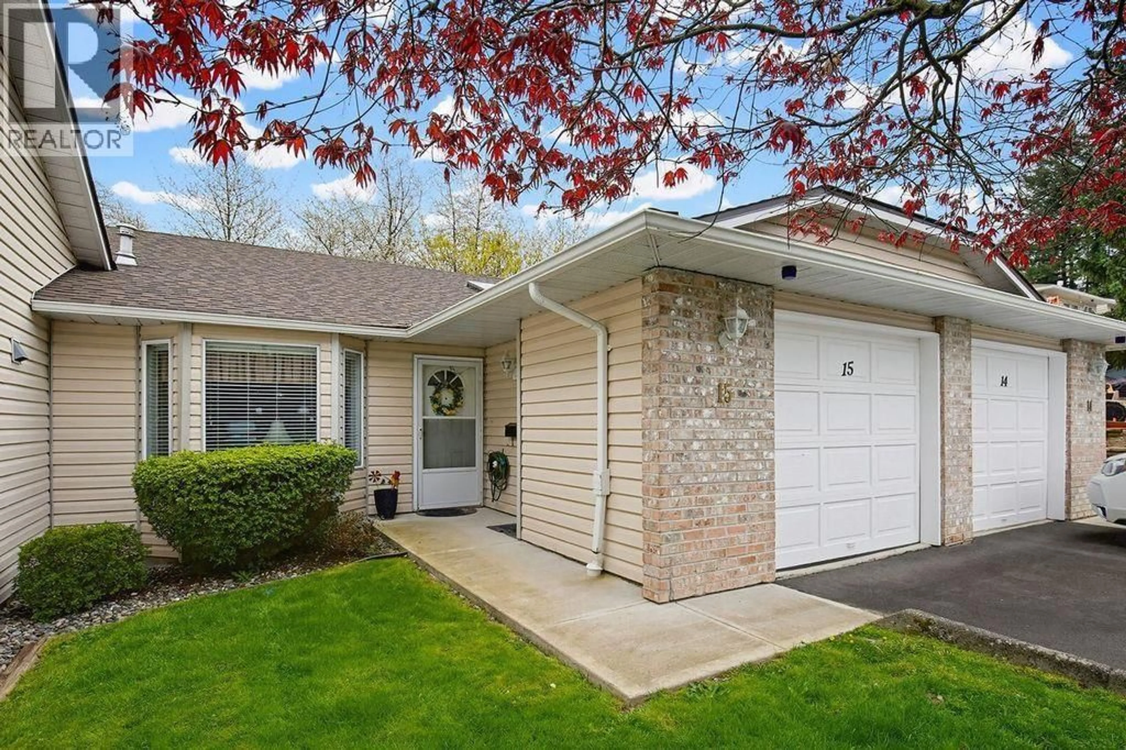 Home with vinyl exterior material, street for 15 - 22308 124 AVENUE, Maple Ridge British Columbia V2X0R6